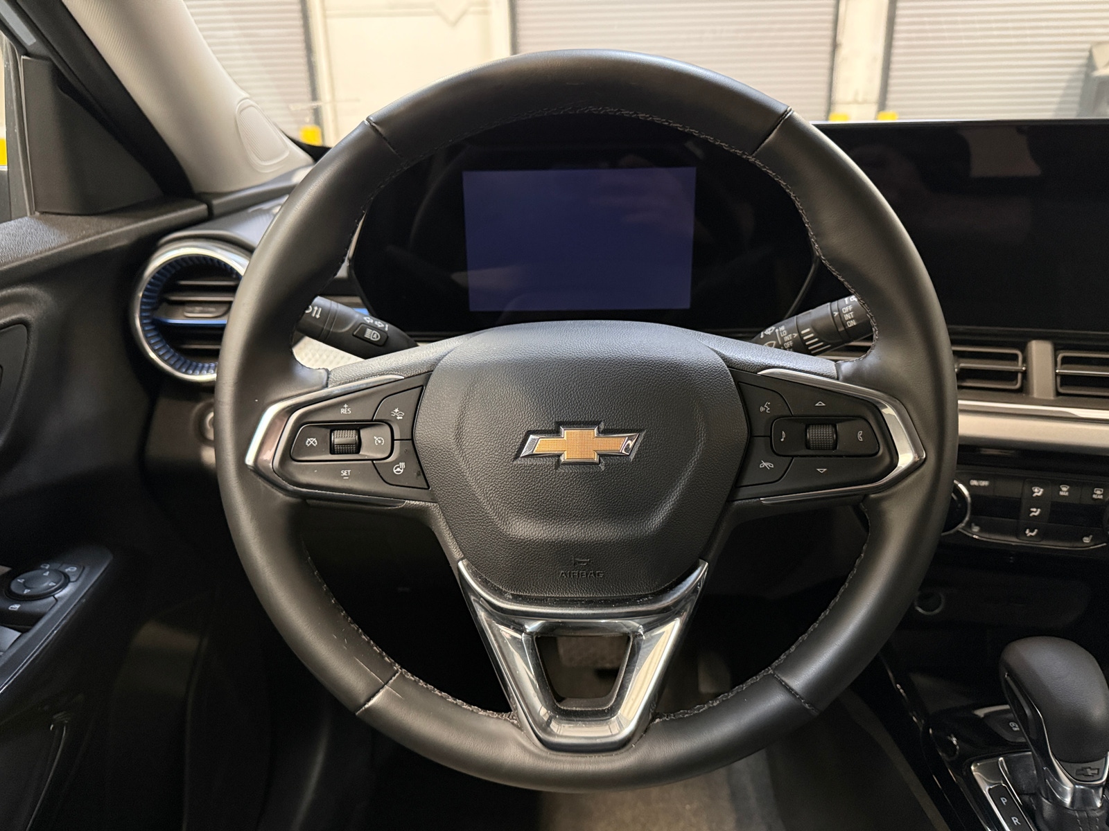 Thumbnail: 2025 Chevrolet Trax - 5