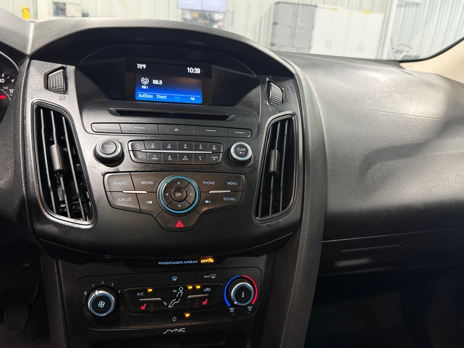 Thumbnail: 2015 Ford Focus - 4