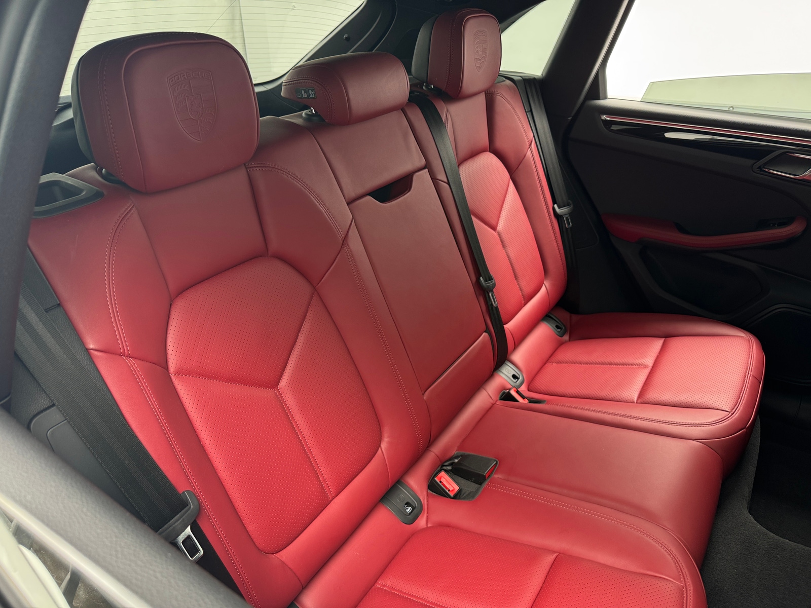 Thumbnail: 2023 Porsche Macan - 5