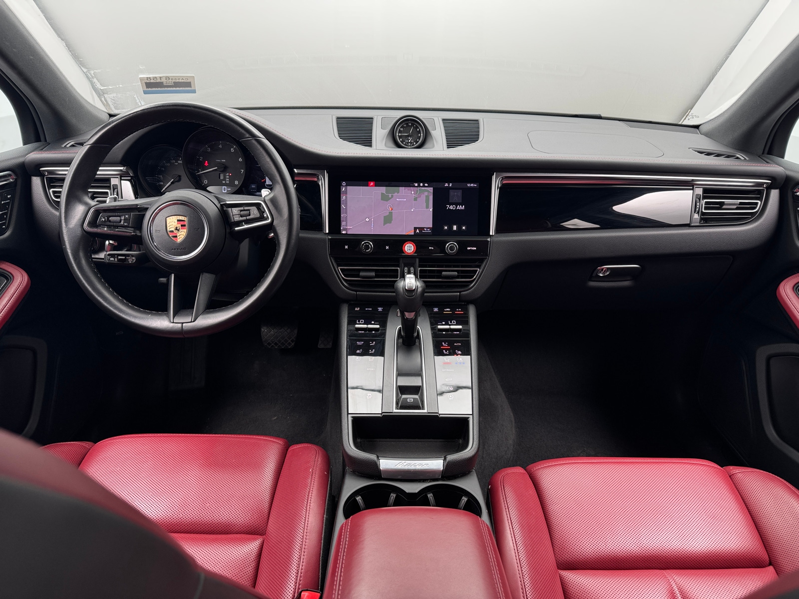 Thumbnail: 2023 Porsche Macan - 2