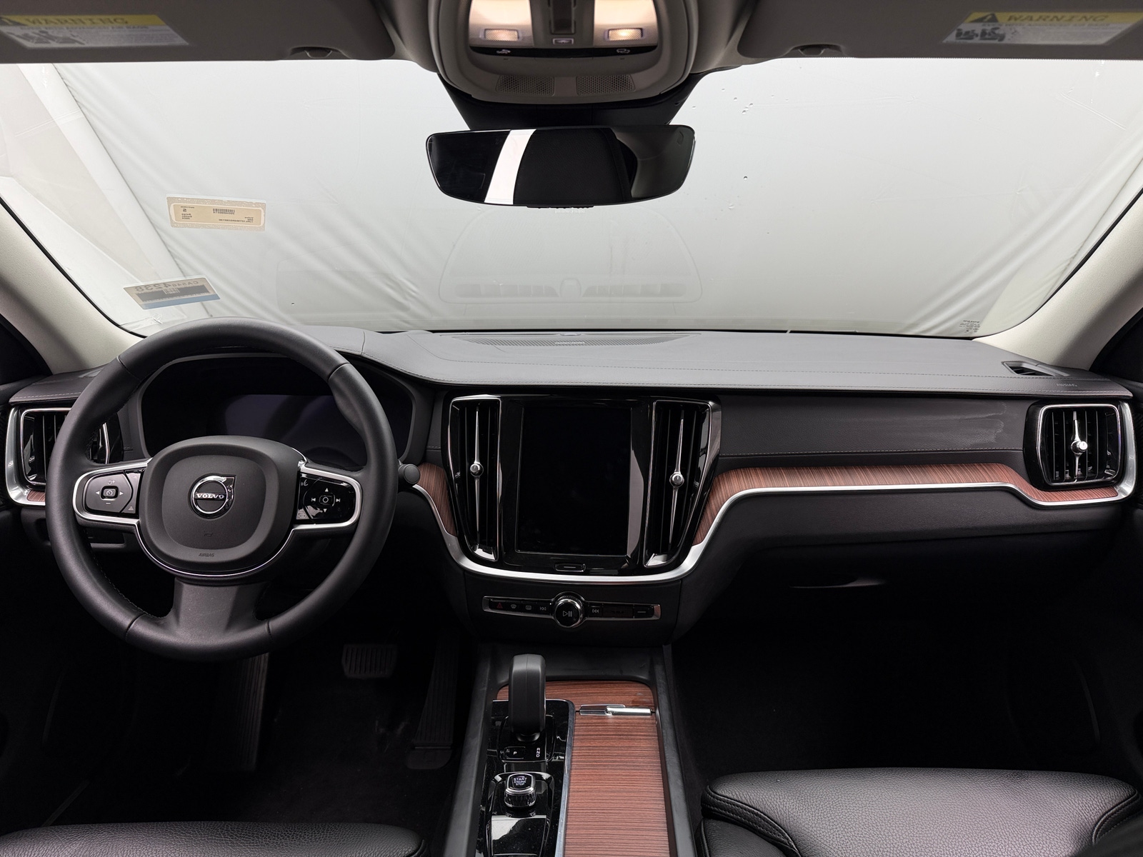 Thumbnail: 2024 Volvo S60 - 2