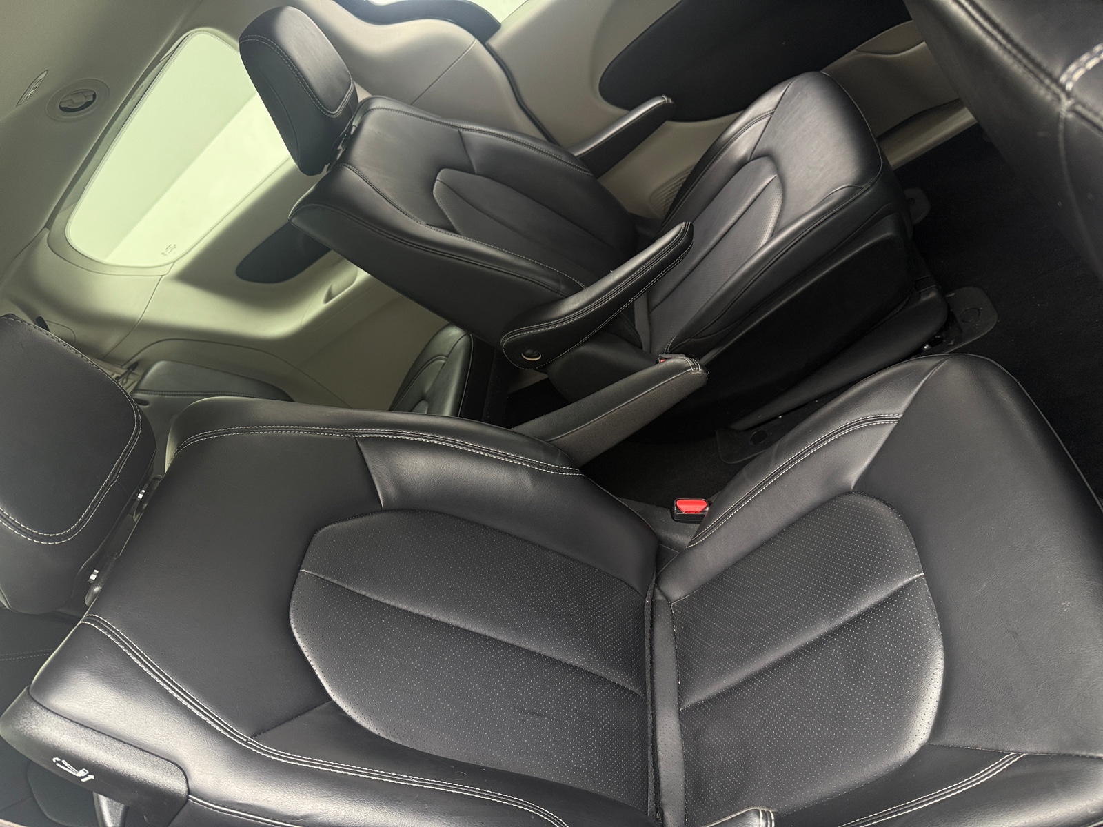 Thumbnail: 2024 Chrysler Pacifica - 5