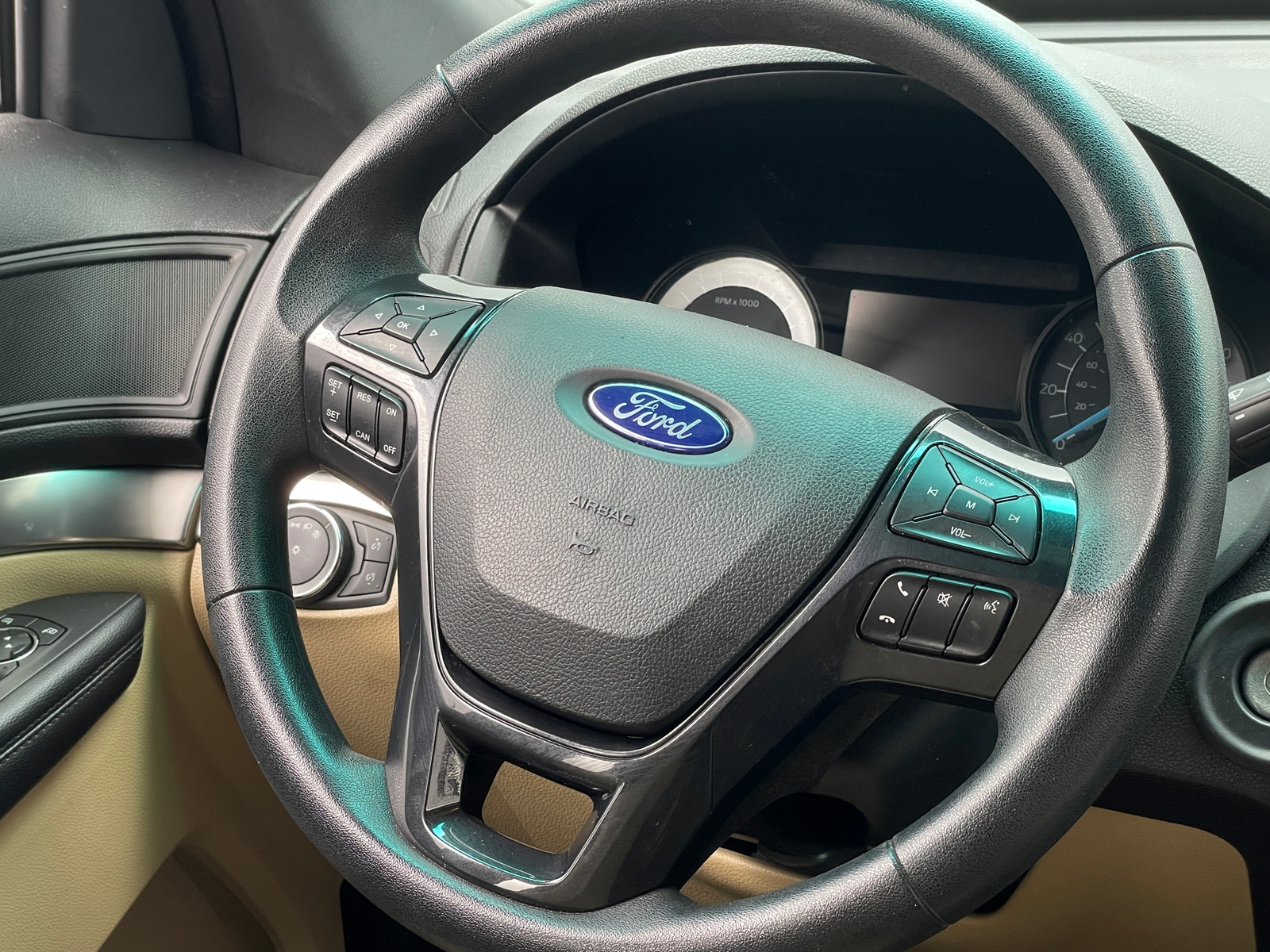 Thumbnail: 2017 Ford Explorer - 5