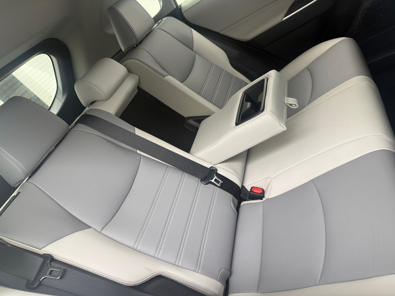 Thumbnail: 2021 Toyota RAV4 - 6