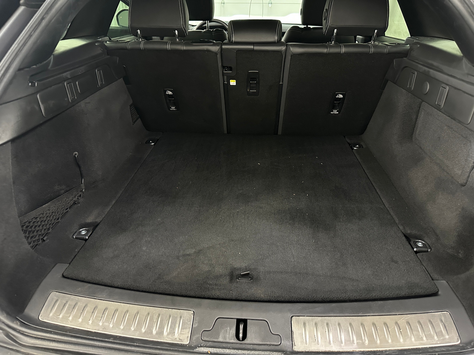 Thumbnail: 2023 Land Rover Range Rover Velar - 6