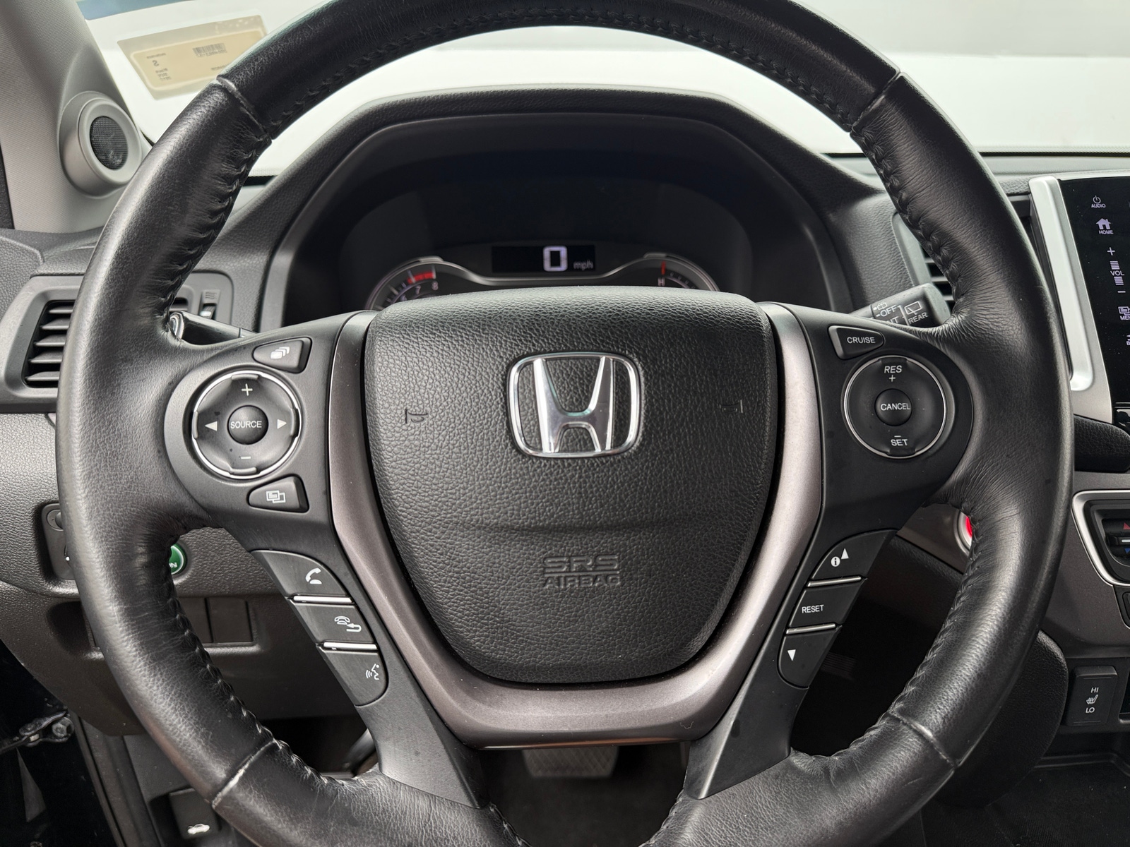 Thumbnail: 2017 Honda Pilot - 4