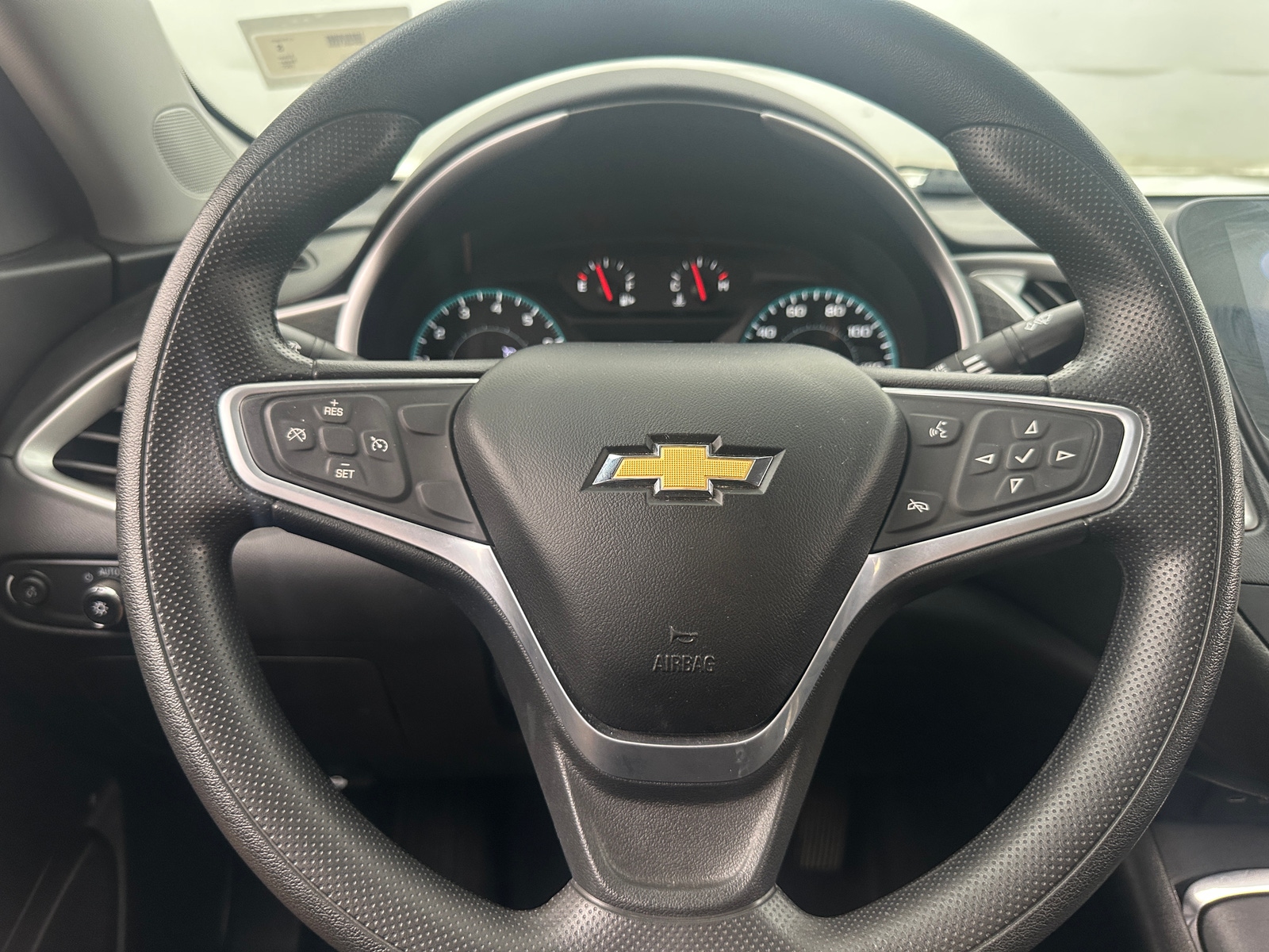 Thumbnail: 2022 Chevrolet Malibu - 5