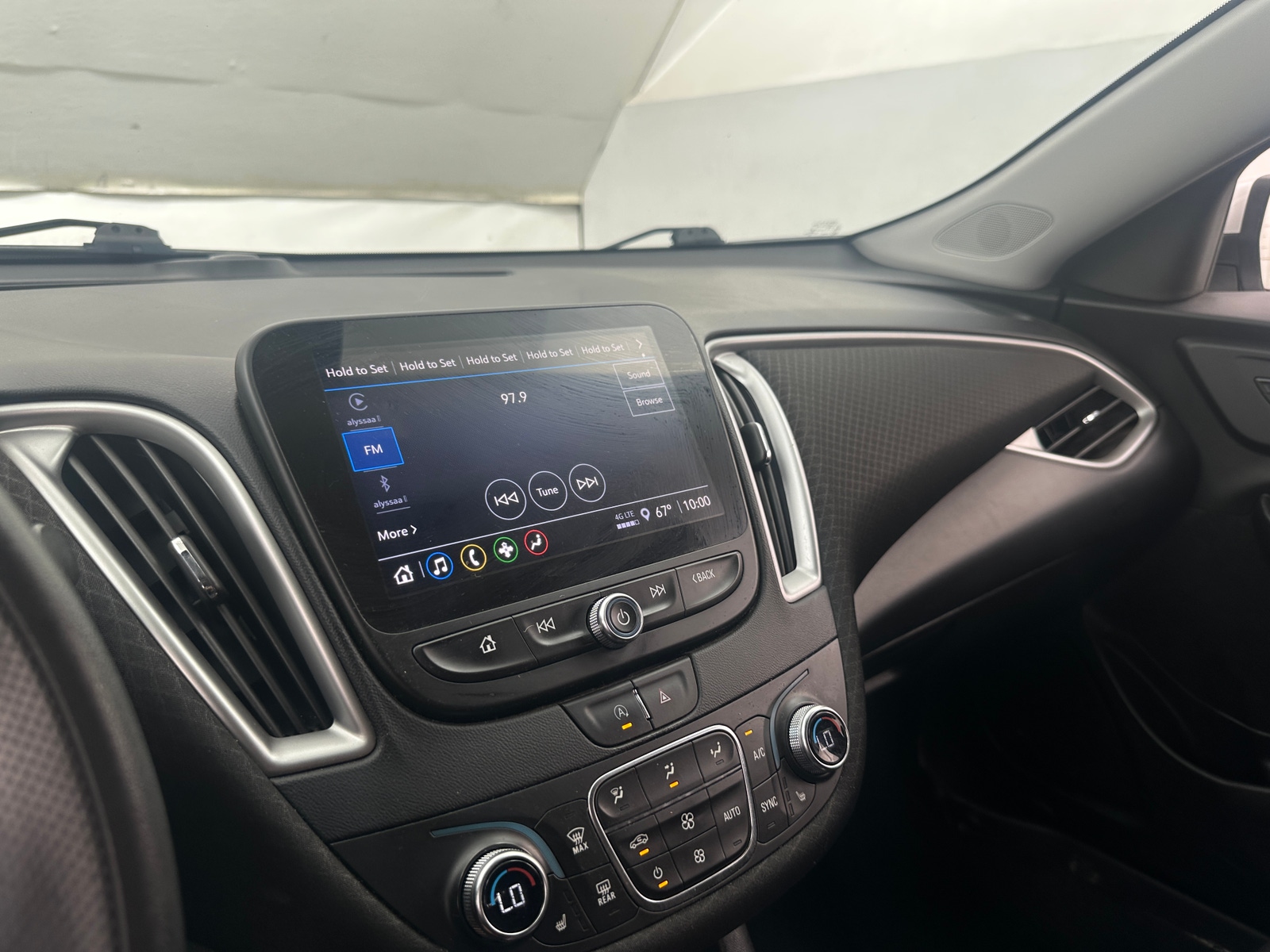 Thumbnail: 2022 Chevrolet Malibu - 4