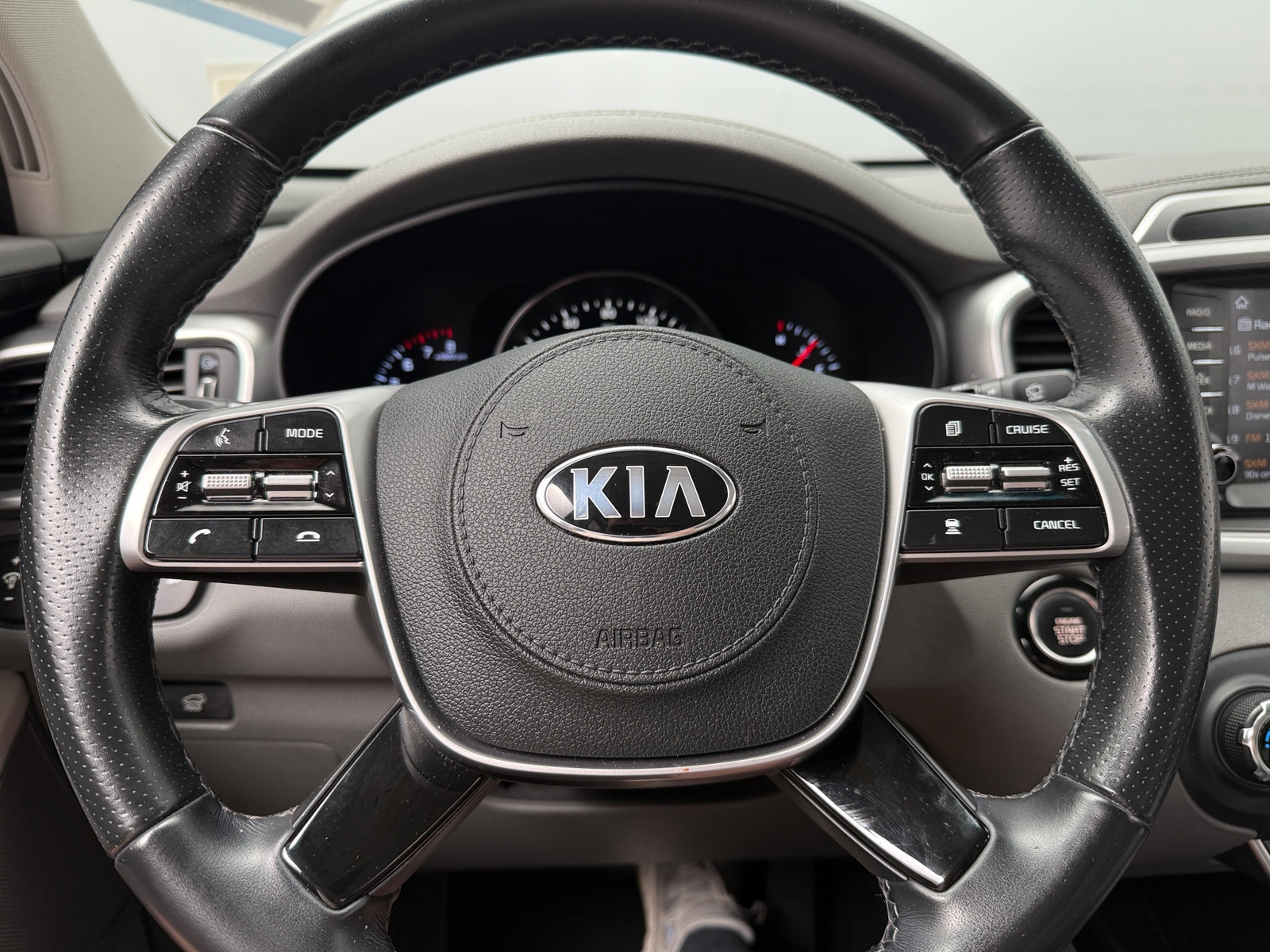 Thumbnail: 2020 Kia Sorento - 4