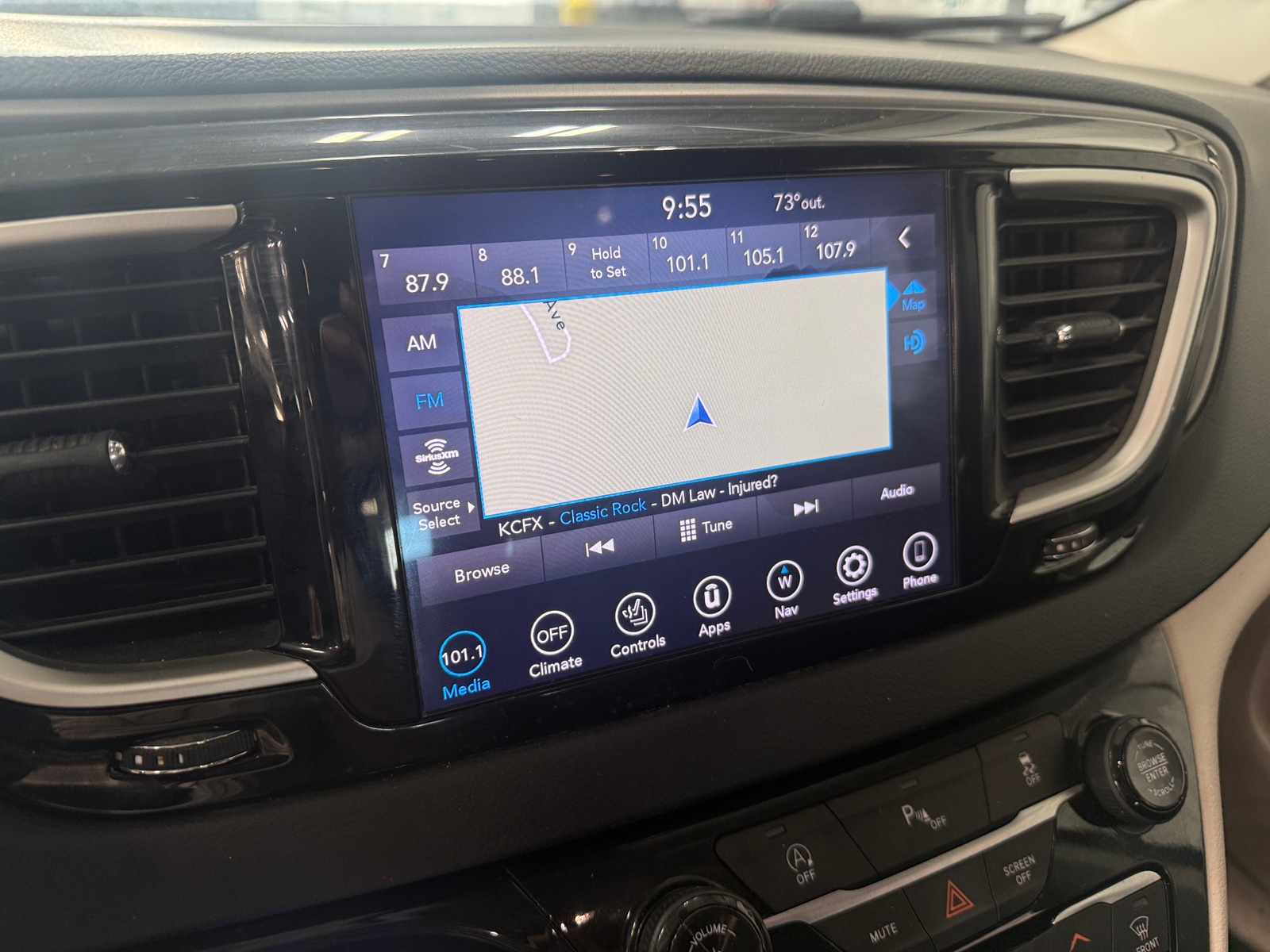 Thumbnail: 2020 Chrysler Pacifica - 4