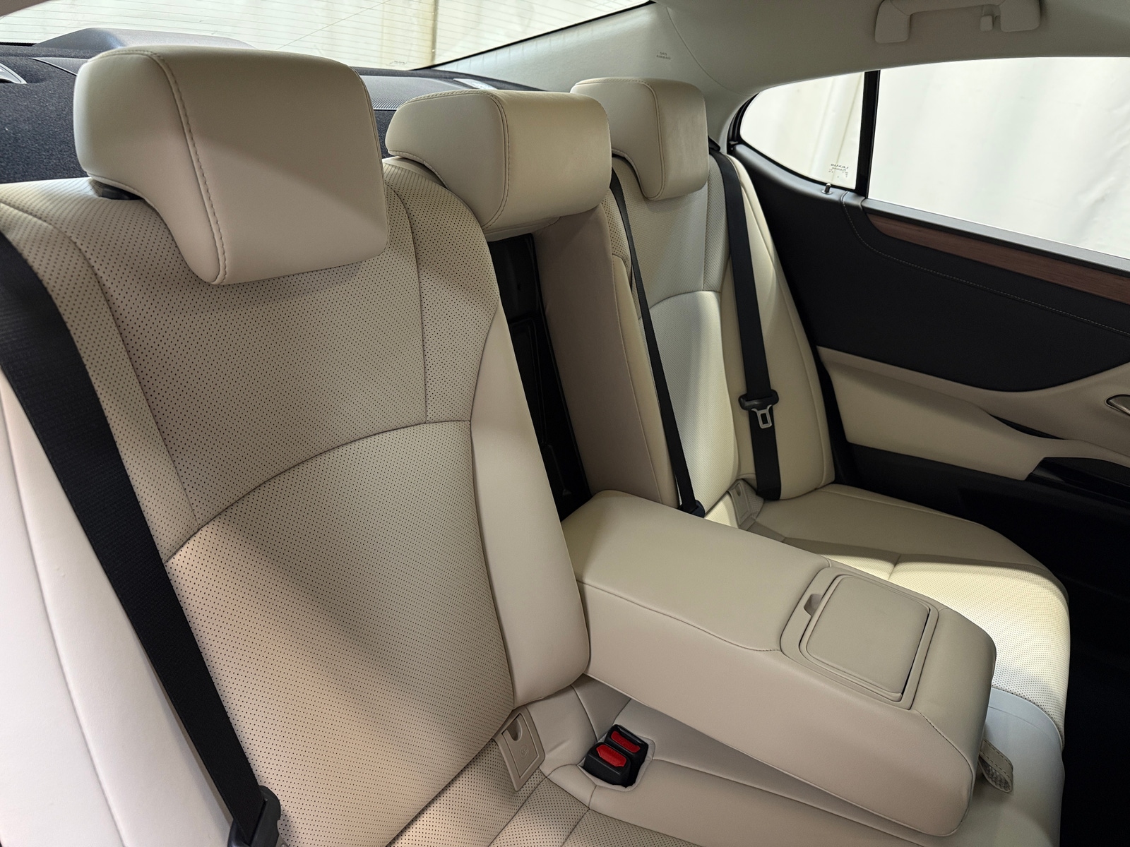 Thumbnail: 2024 Lexus ES - 5