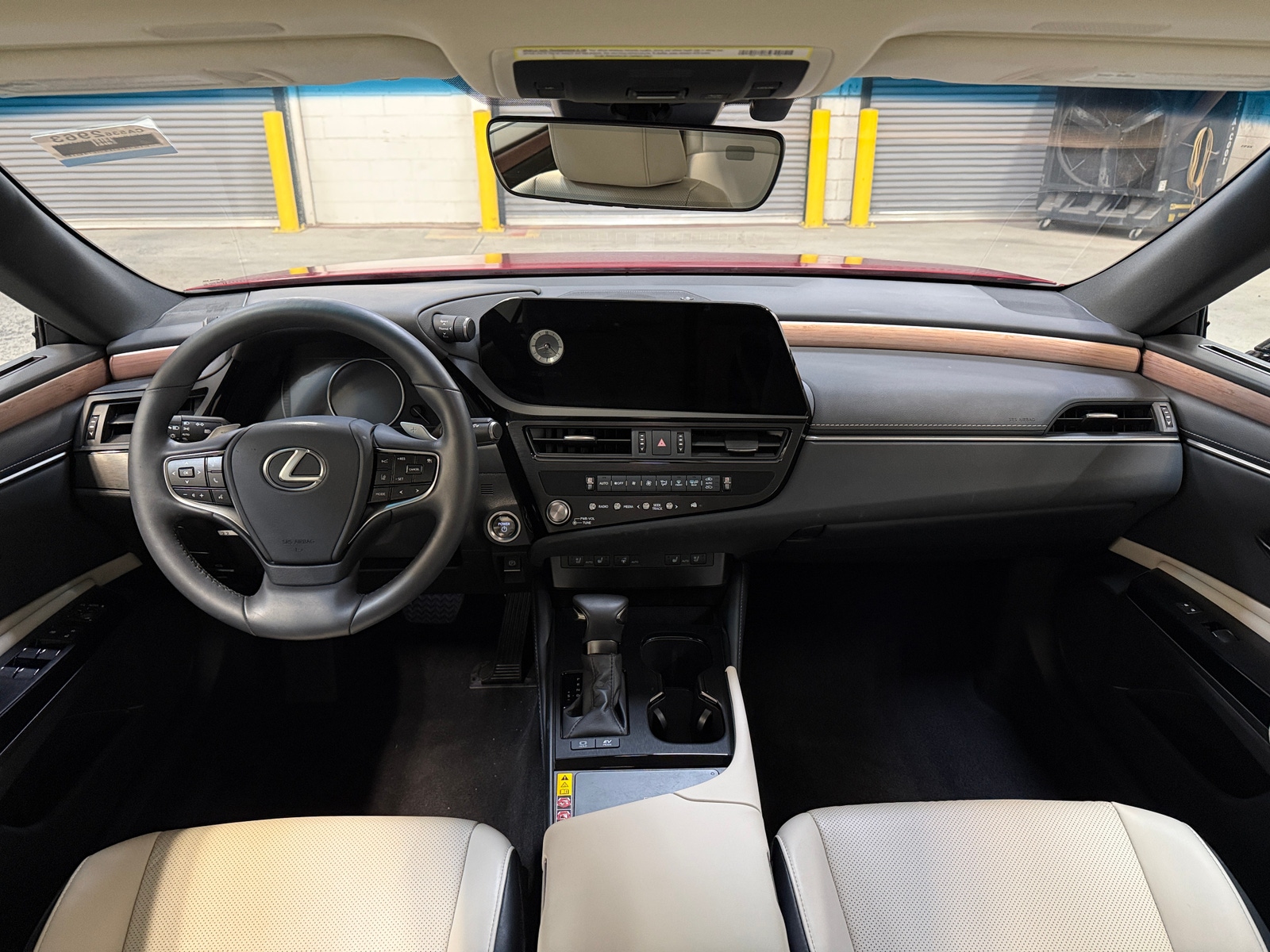Thumbnail: 2024 Lexus ES - 2