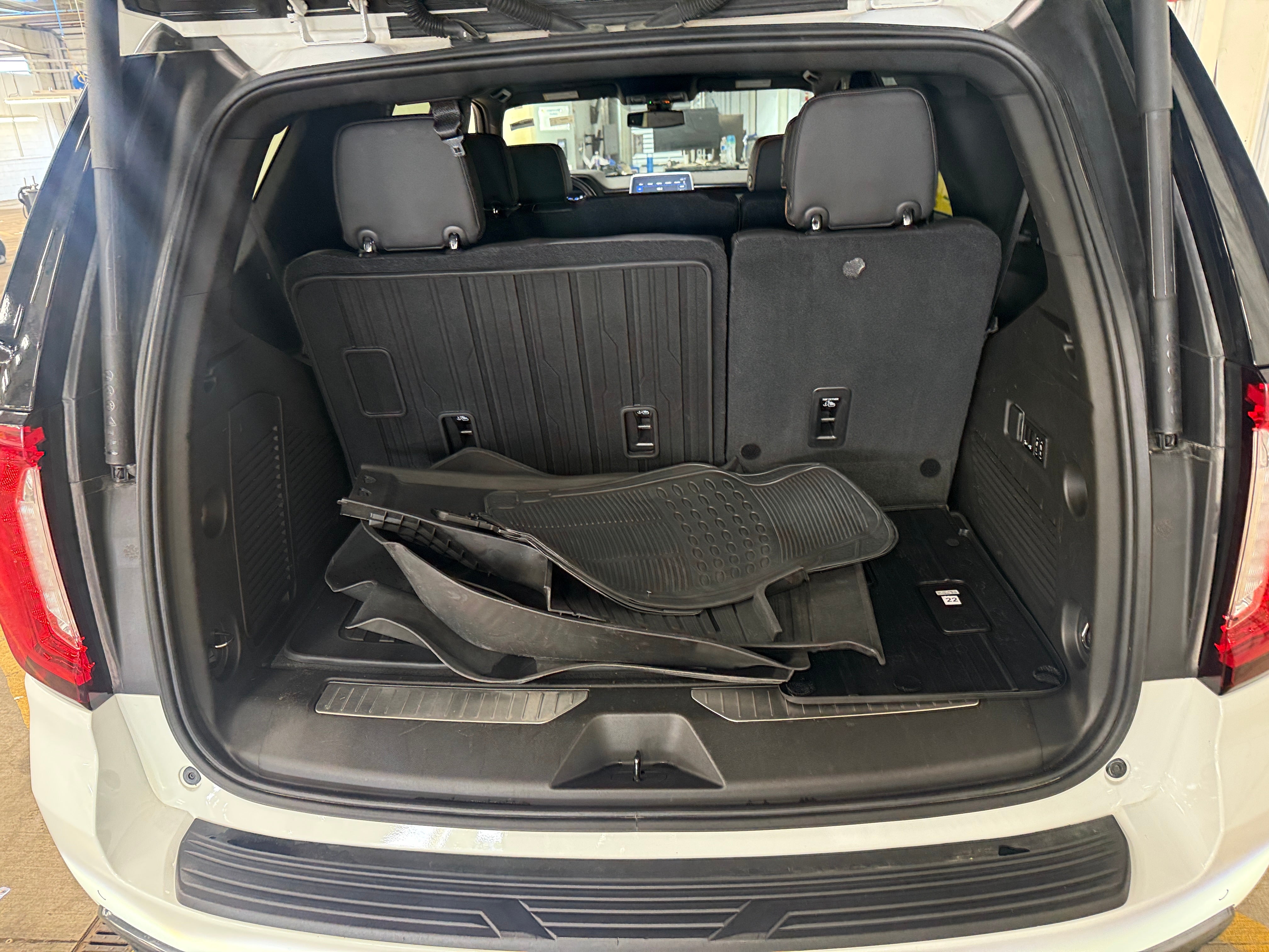 2021 GMC Yukon AT4 - Photo 10