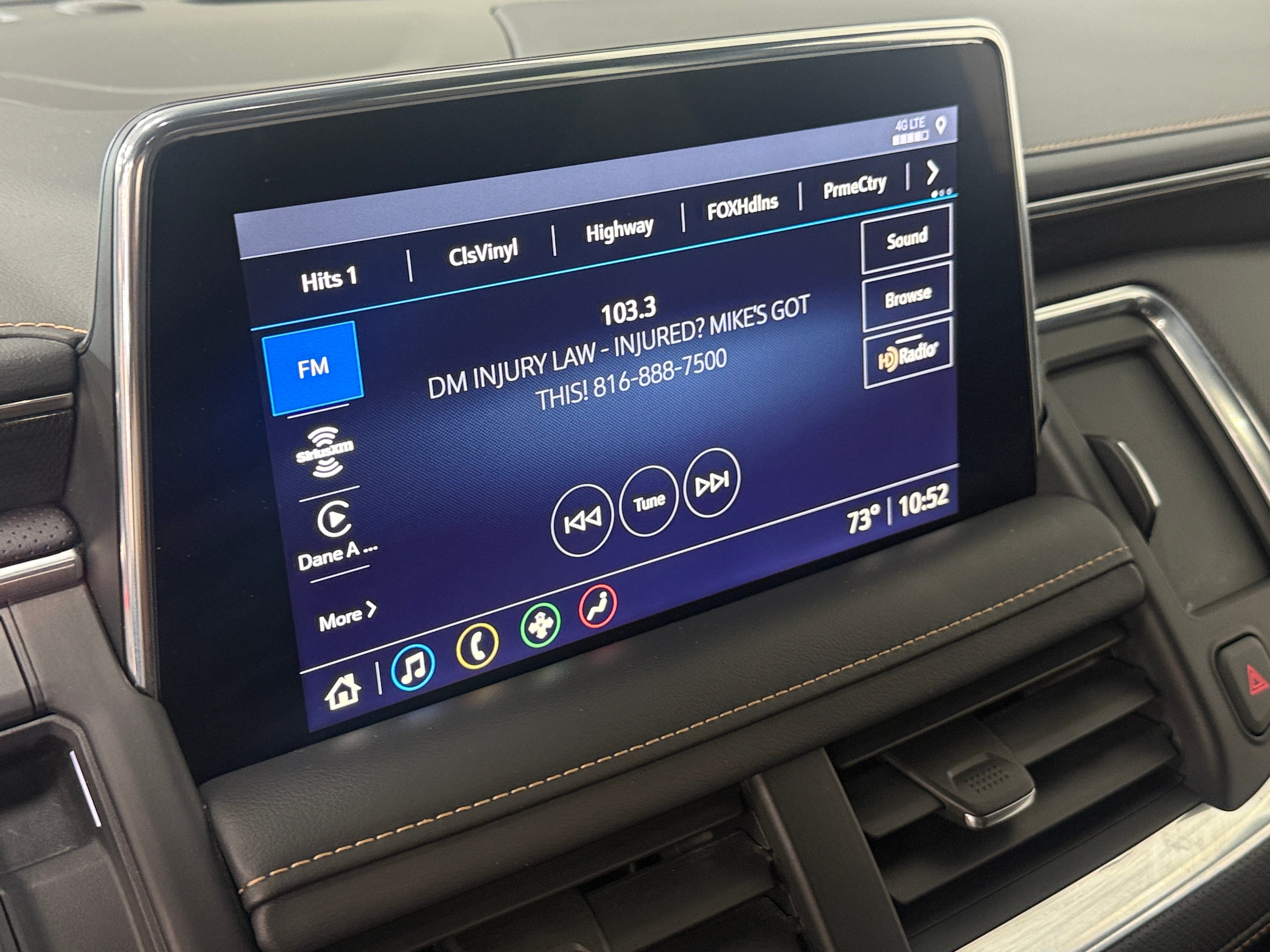 2021 GMC Yukon AT4 - Photo 14