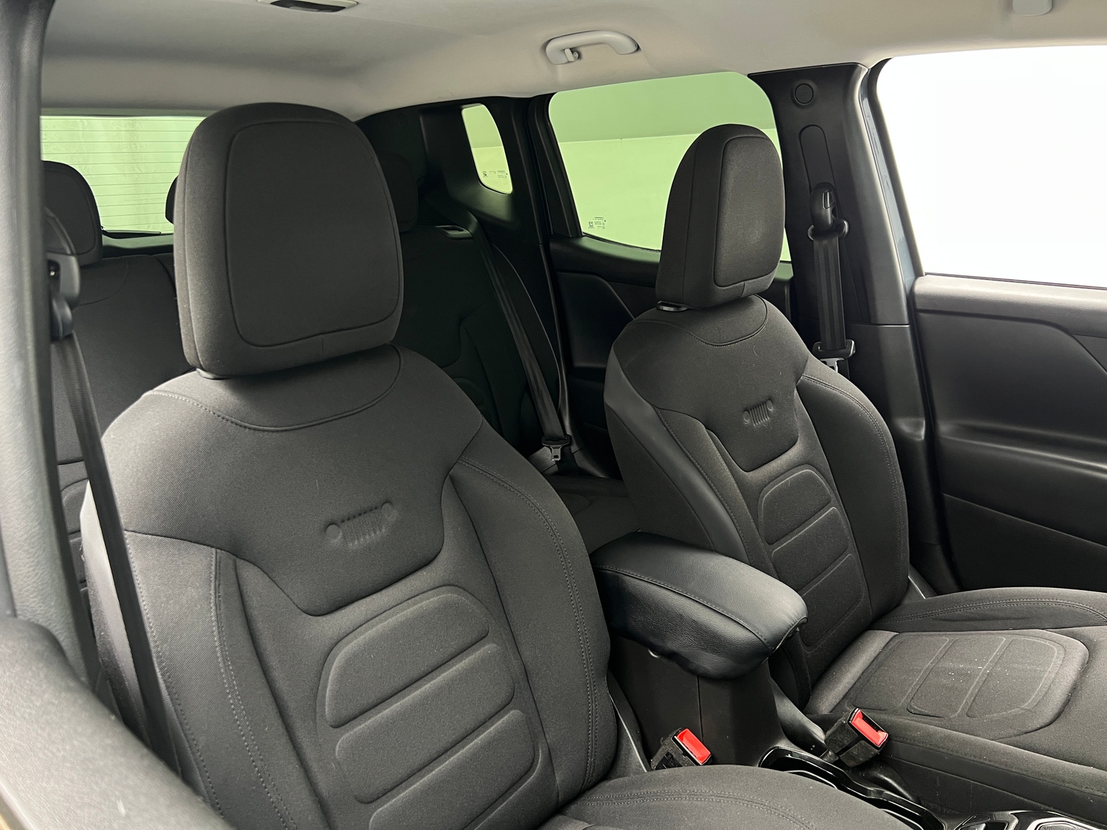 Thumbnail: 2017 Jeep Renegade - 2