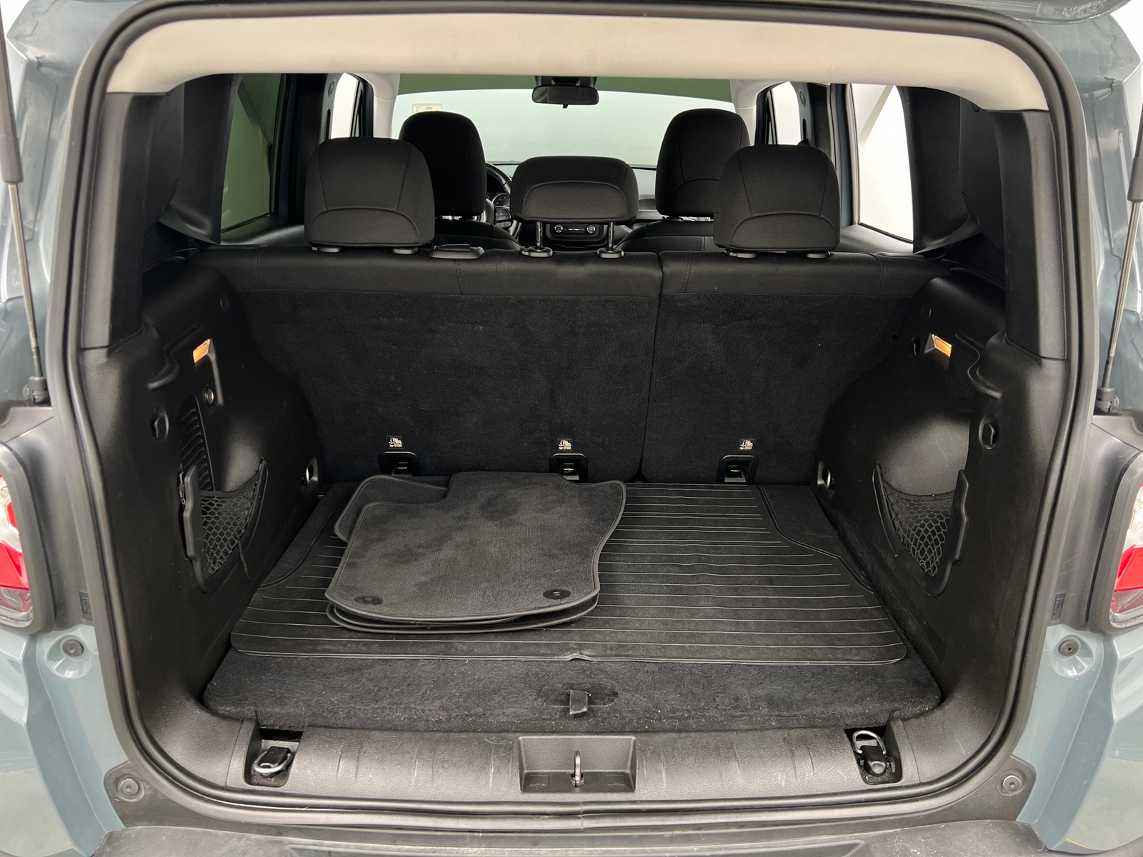 Thumbnail: 2017 Jeep Renegade - 7