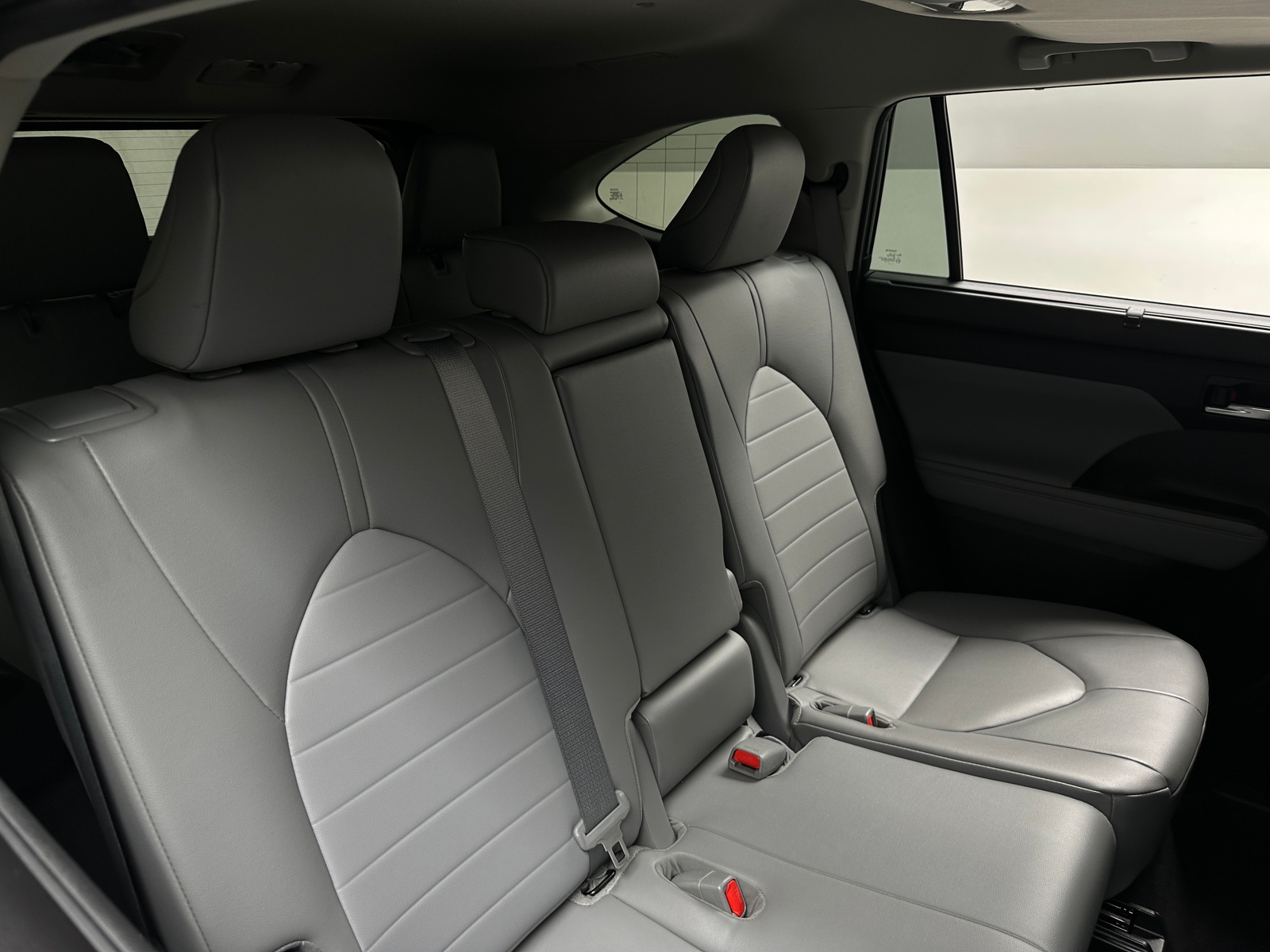 Thumbnail: 2023 Toyota Highlander - 5