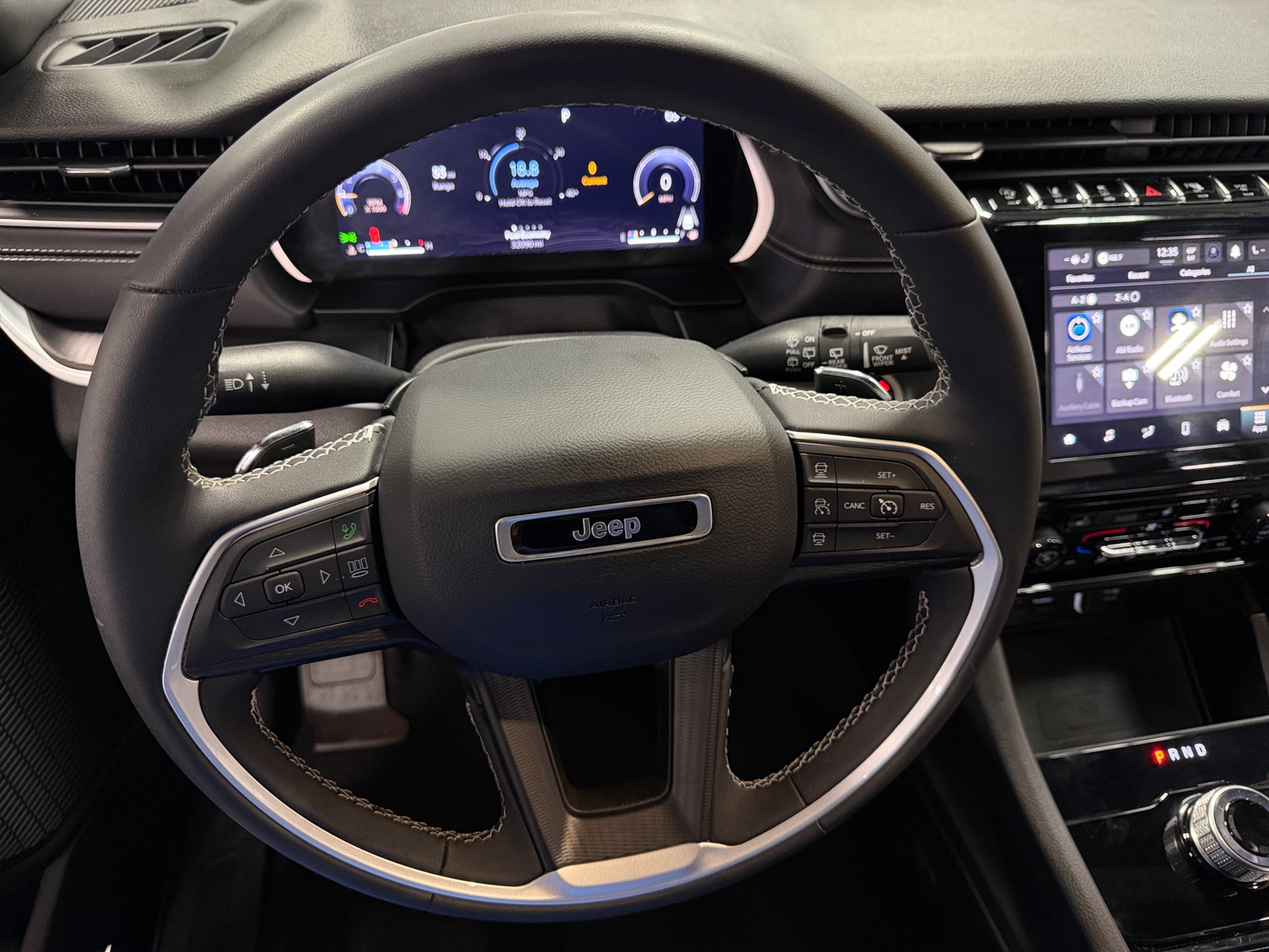 Thumbnail: 2023 Jeep Grand Cherokee L - 4