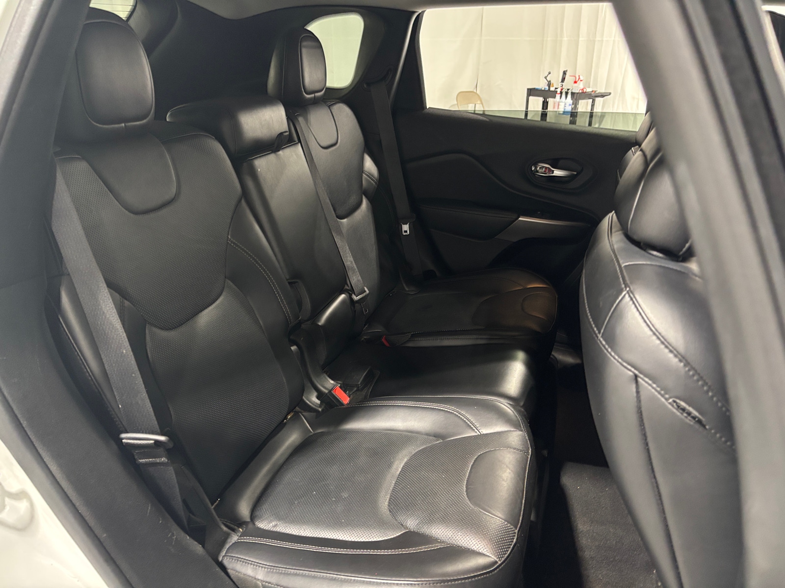Thumbnail: 2019 Jeep Cherokee - 6