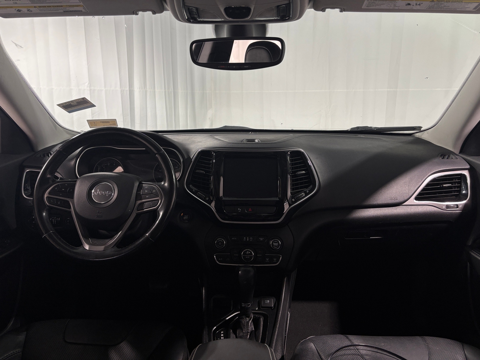 Thumbnail: 2019 Jeep Cherokee - 3