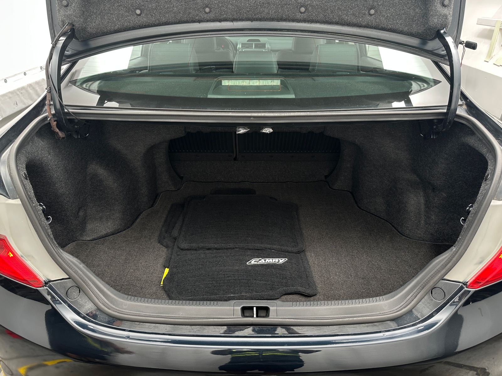 Thumbnail: 2012 Toyota Camry - 7