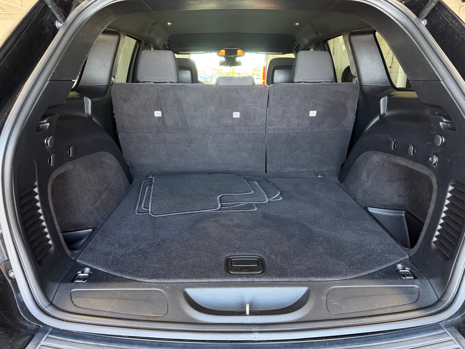 Thumbnail: 2019 Jeep Grand Cherokee - 7