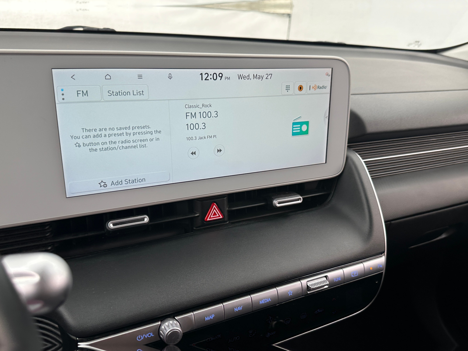 Thumbnail: 2022 Hyundai Ioniq 5 - 4