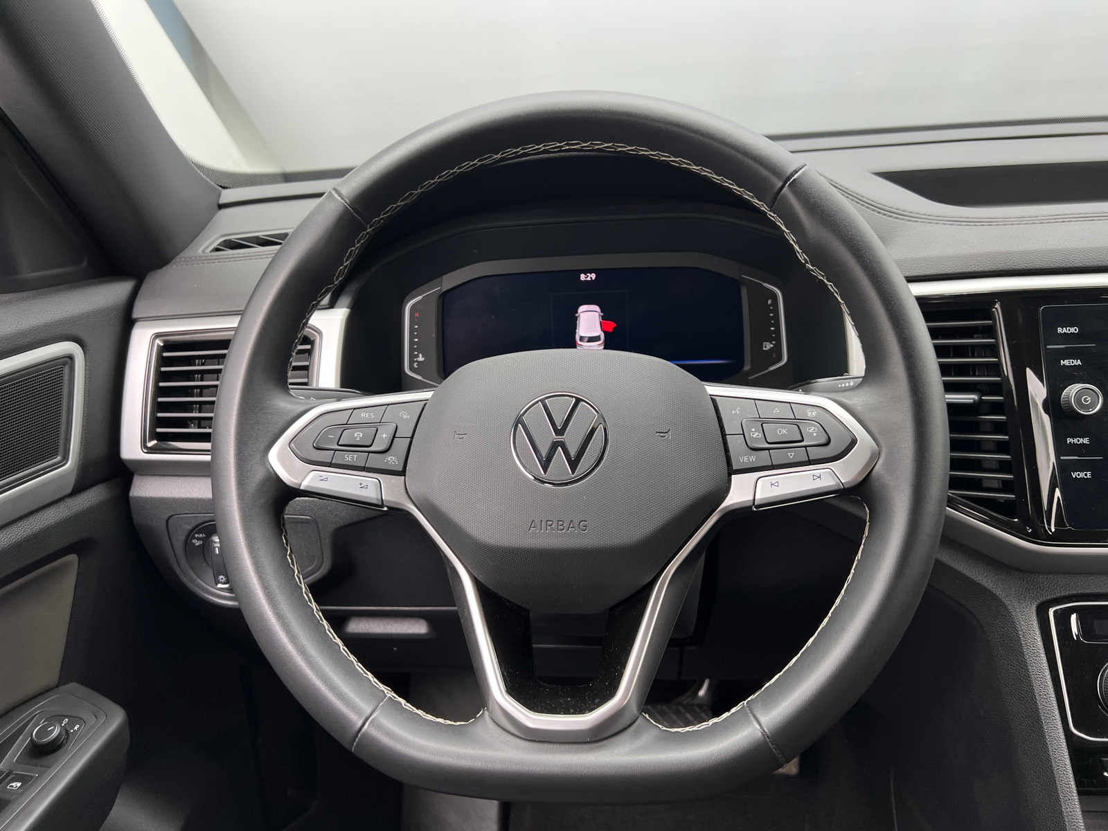 Thumbnail: 2023 Volkswagen Atlas - 4