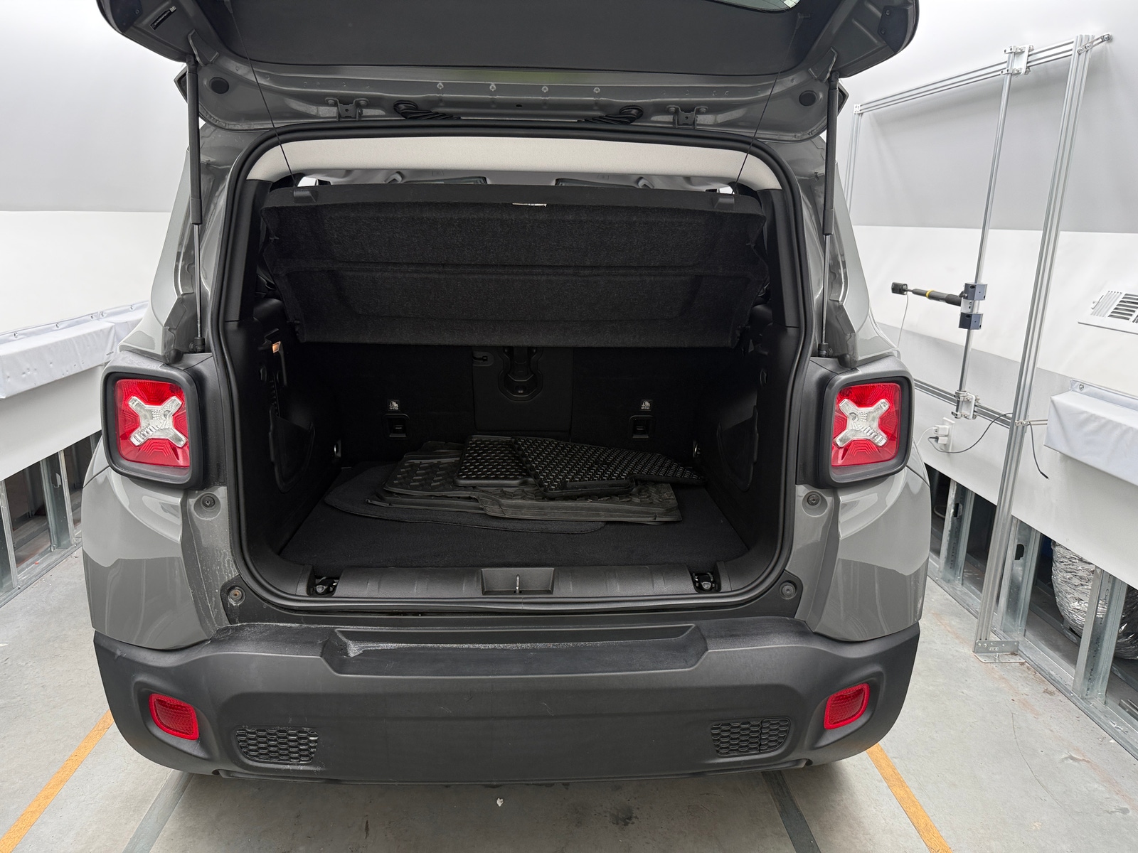 Thumbnail: 2021 Jeep Renegade - 7
