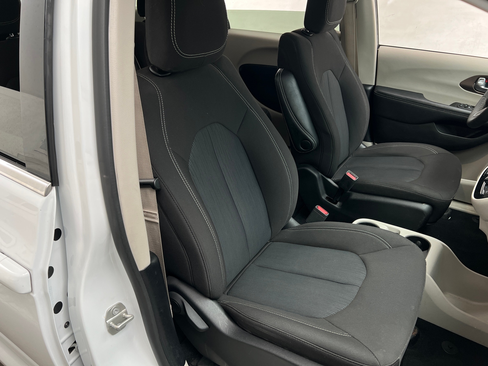 Thumbnail: 2023 Chrysler Voyager - 2
