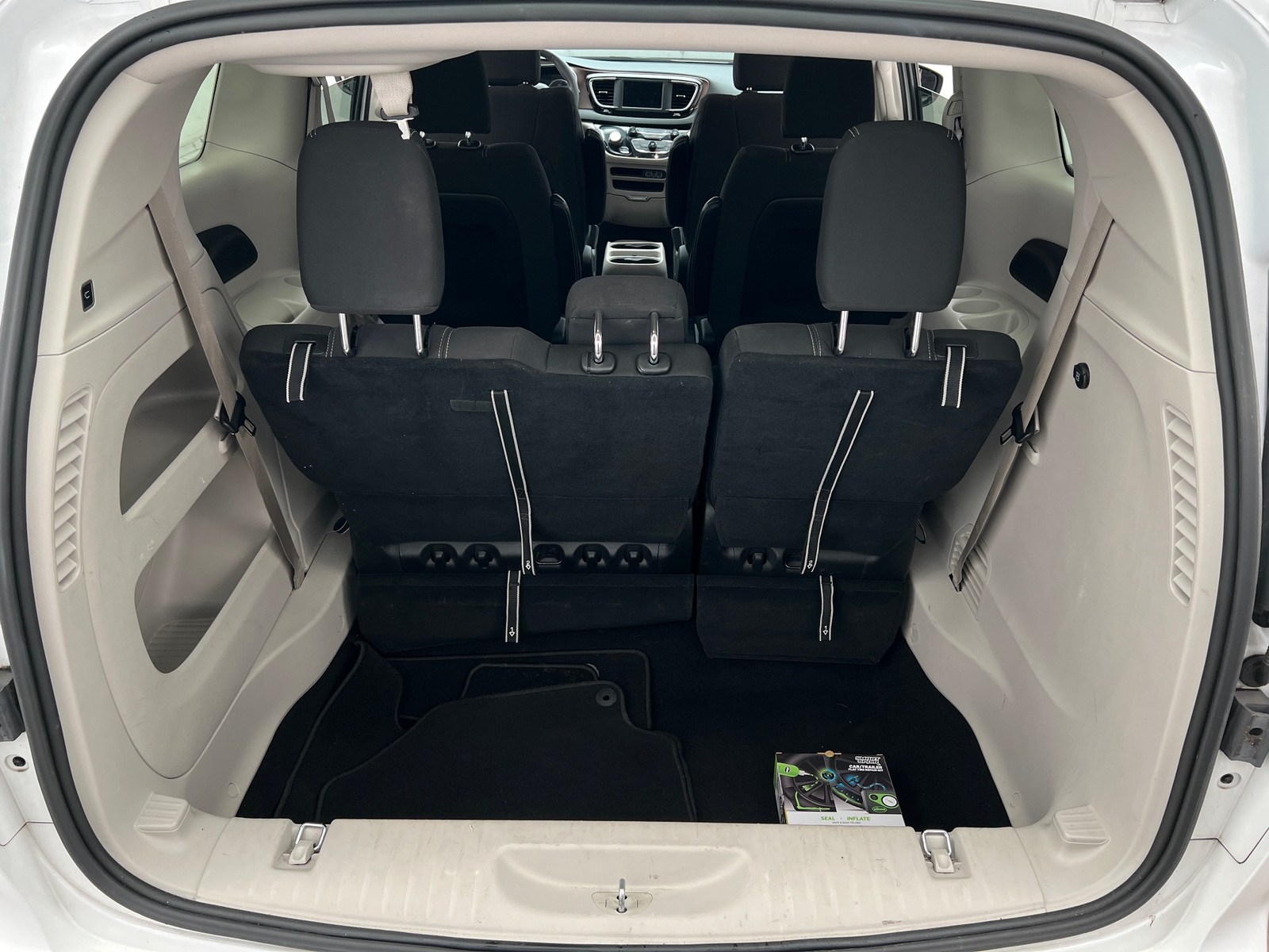 Thumbnail: 2023 Chrysler Voyager - 7