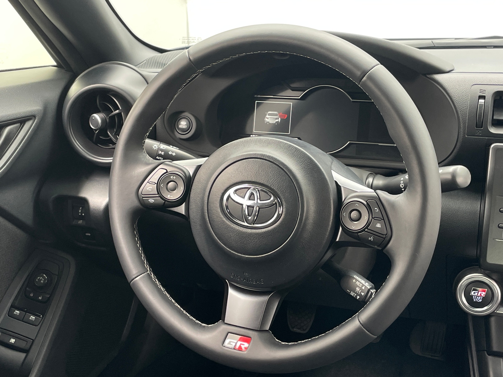 Thumbnail: 2025 Toyota GR86 - 5