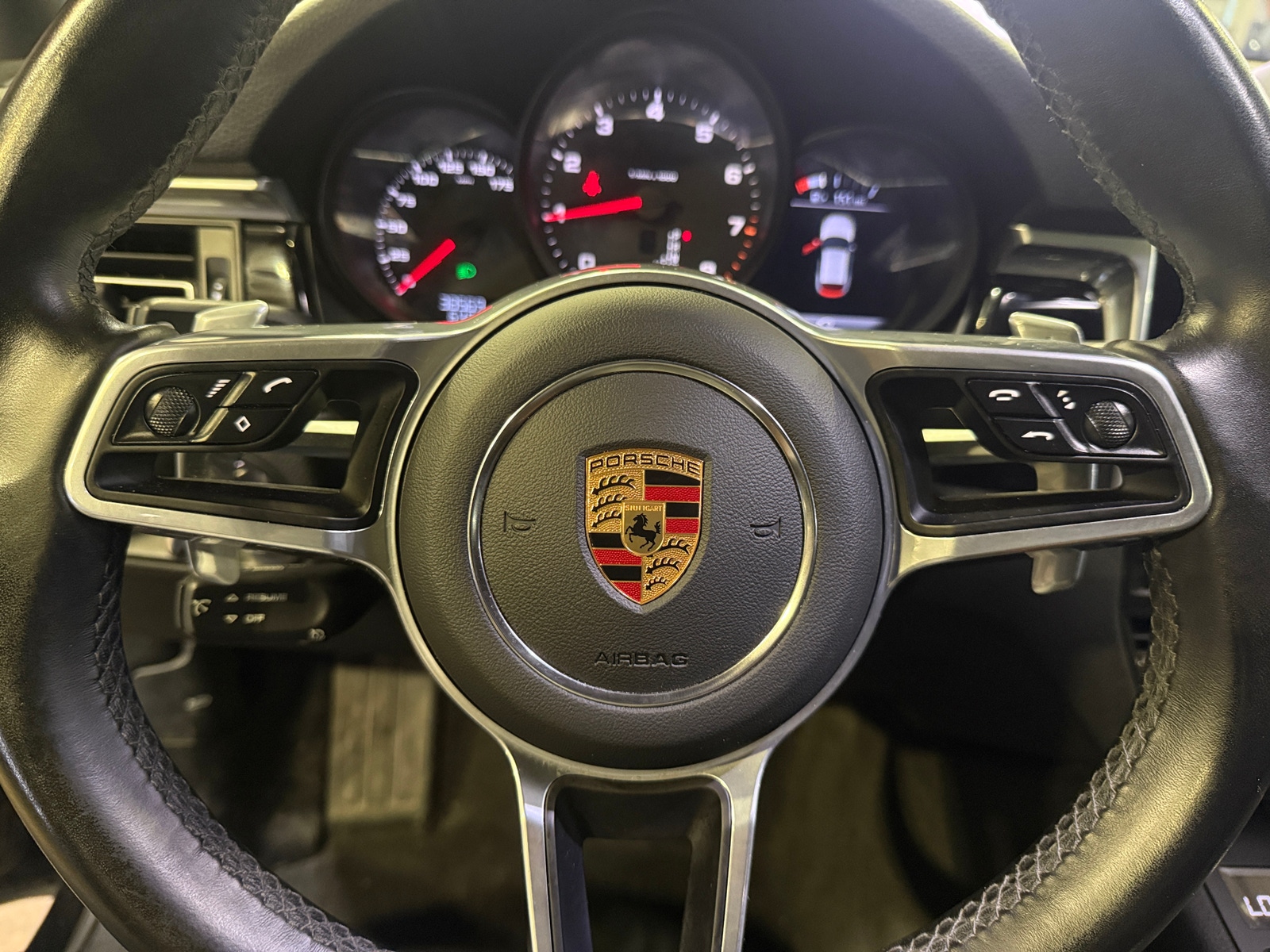 Thumbnail: 2021 Porsche Macan - 4