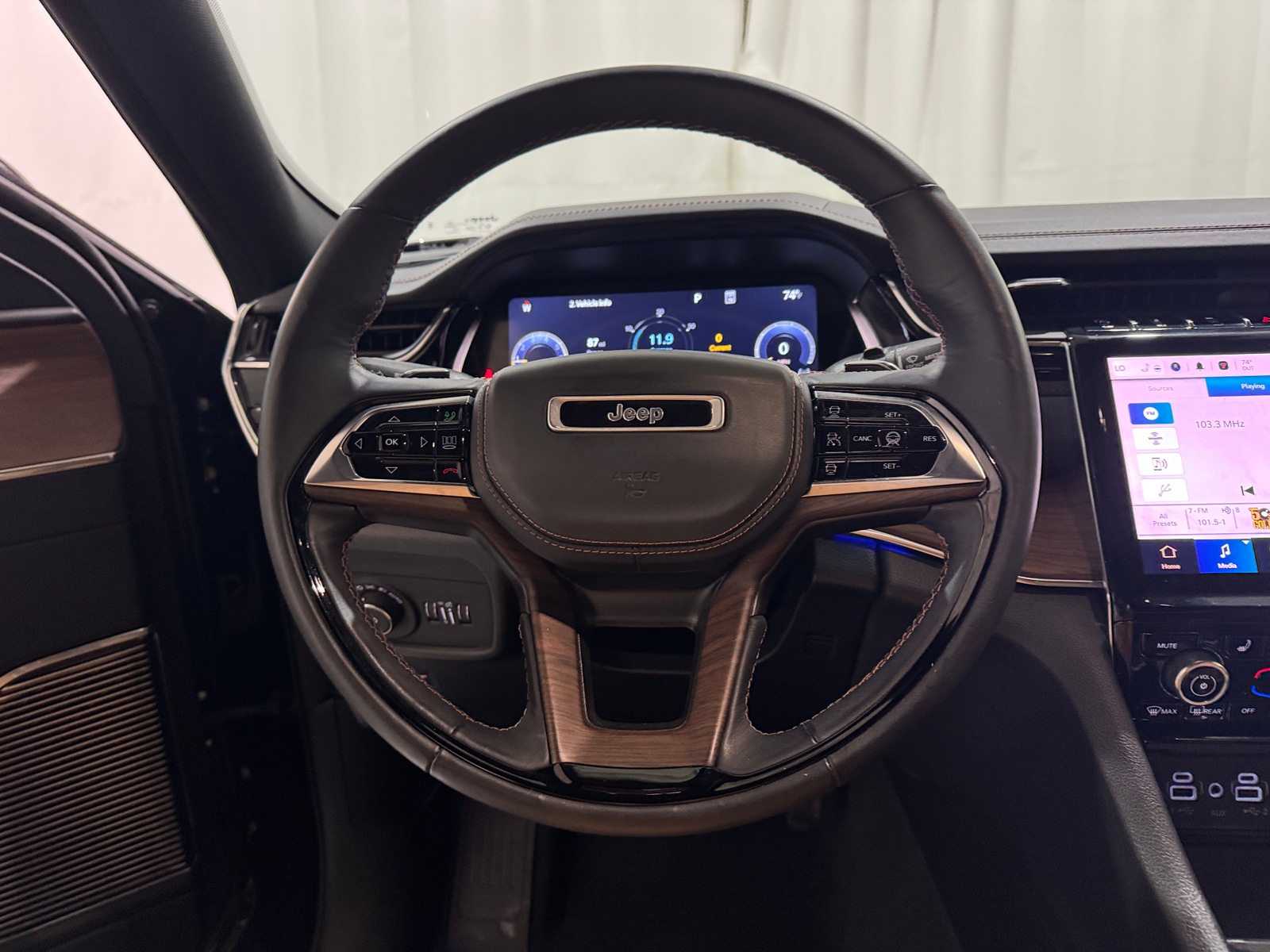 Thumbnail: 2023 Jeep Grand Cherokee - 5