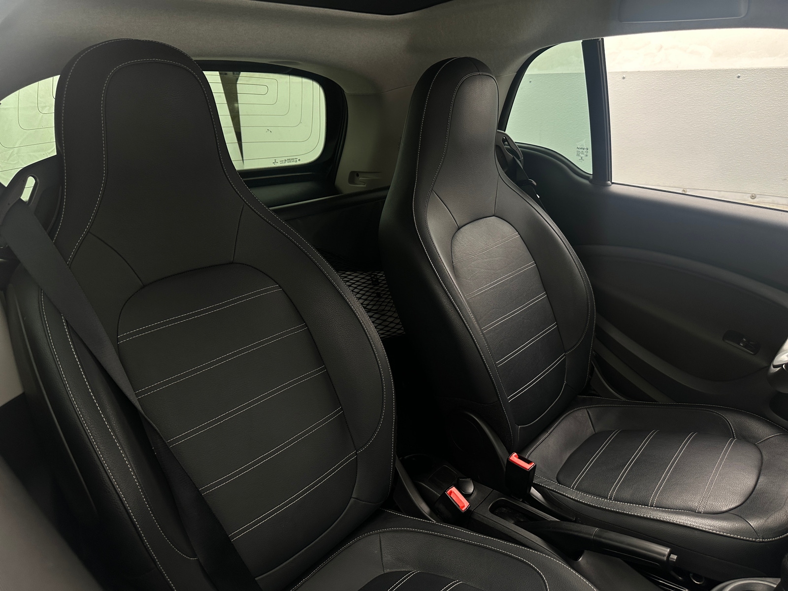 Thumbnail: 2016 smart fortwo - 2