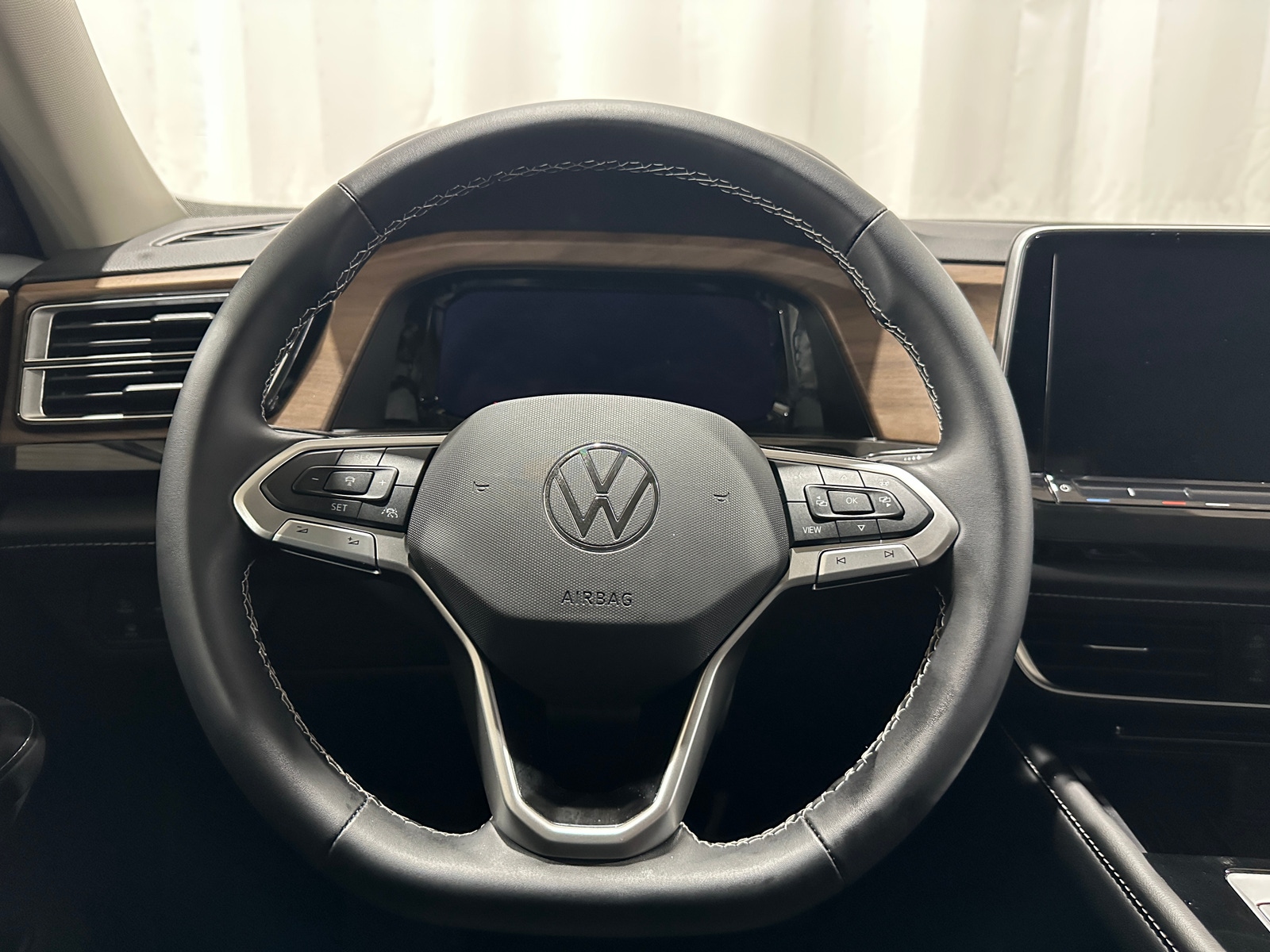 Thumbnail: 2025 Volkswagen Atlas - 4