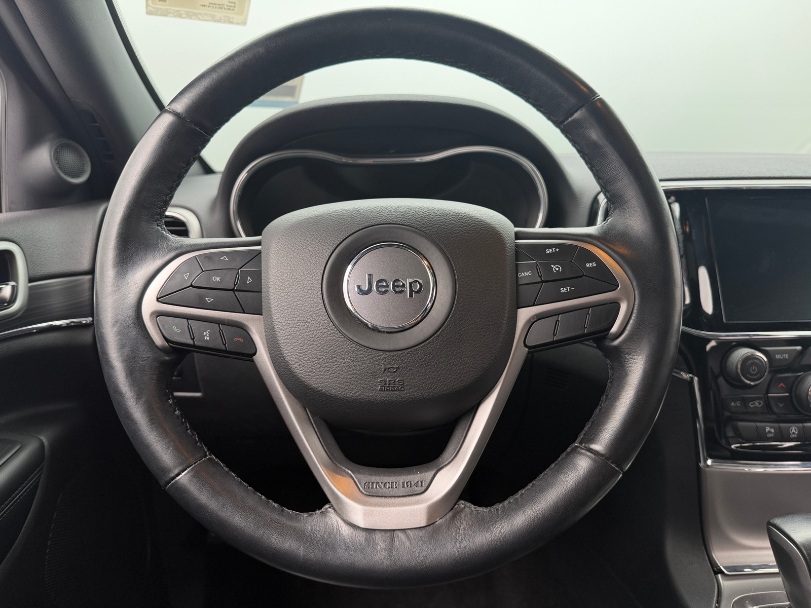 Thumbnail: 2020 Jeep Grand Cherokee - 4