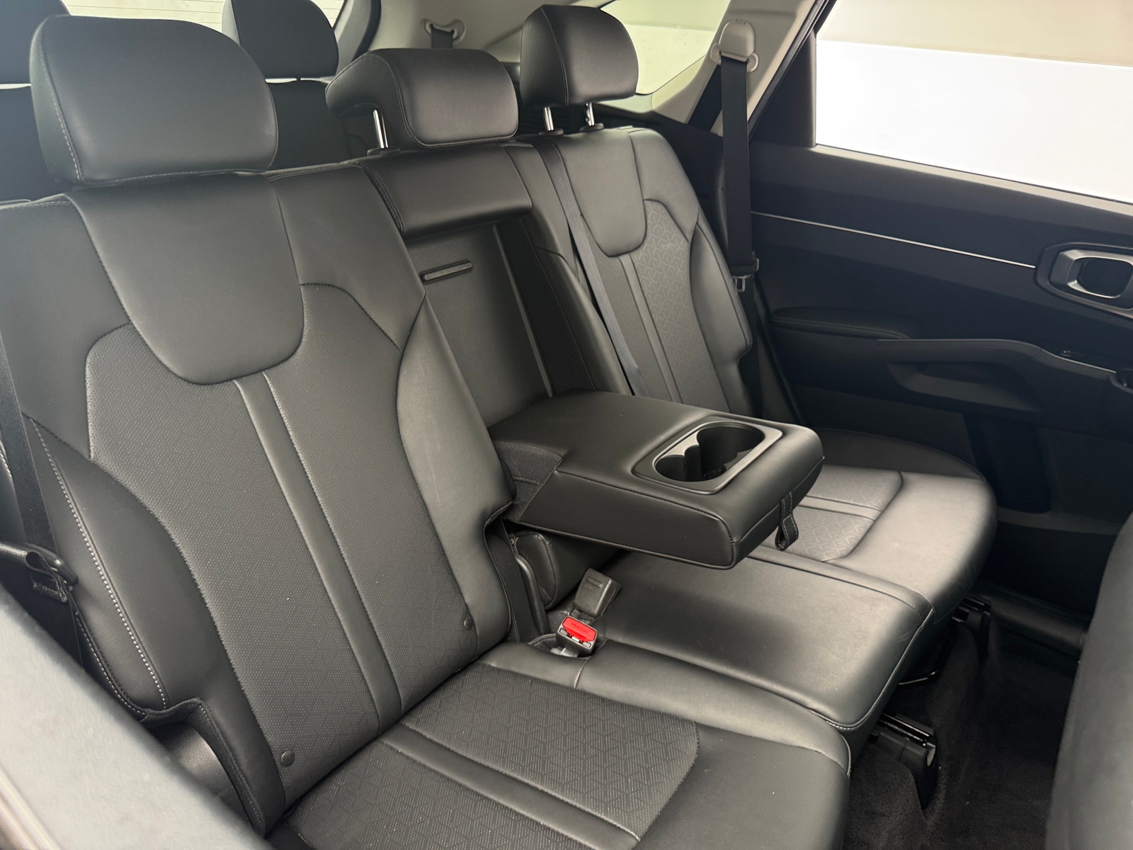 Thumbnail: 2023 Kia Sorento - 5