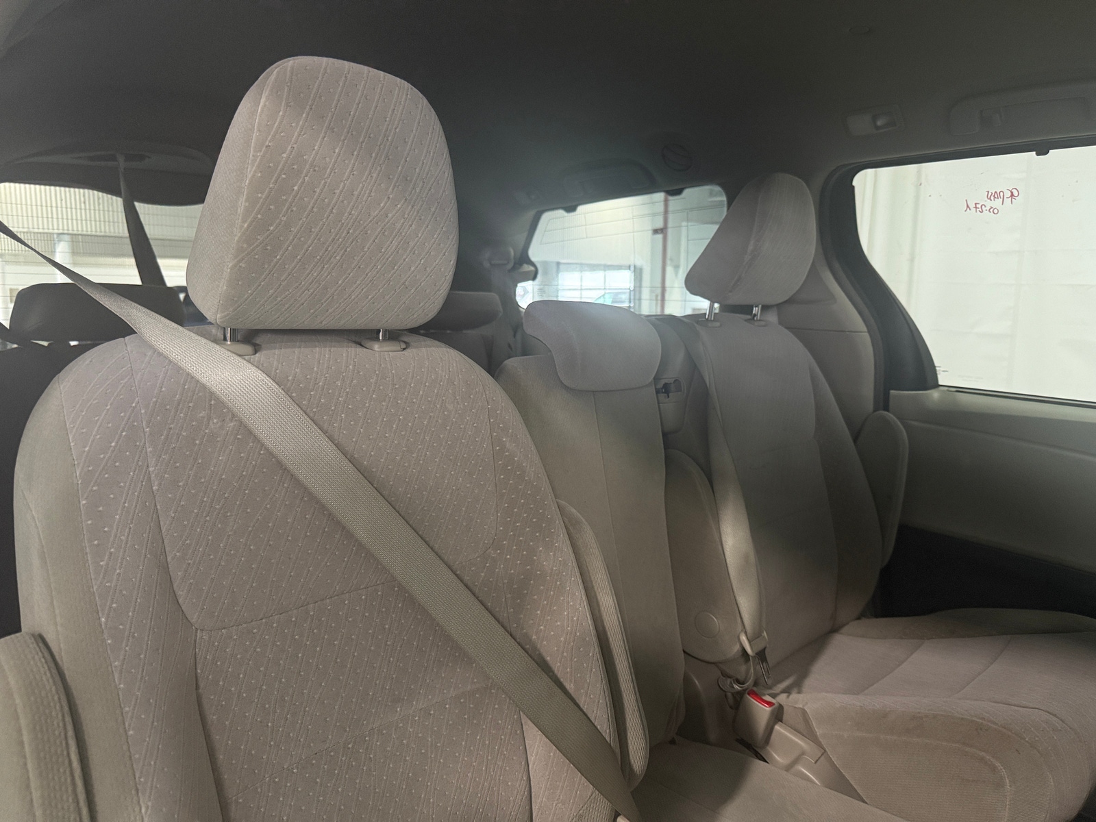 Thumbnail: 2018 Toyota Sienna - 6