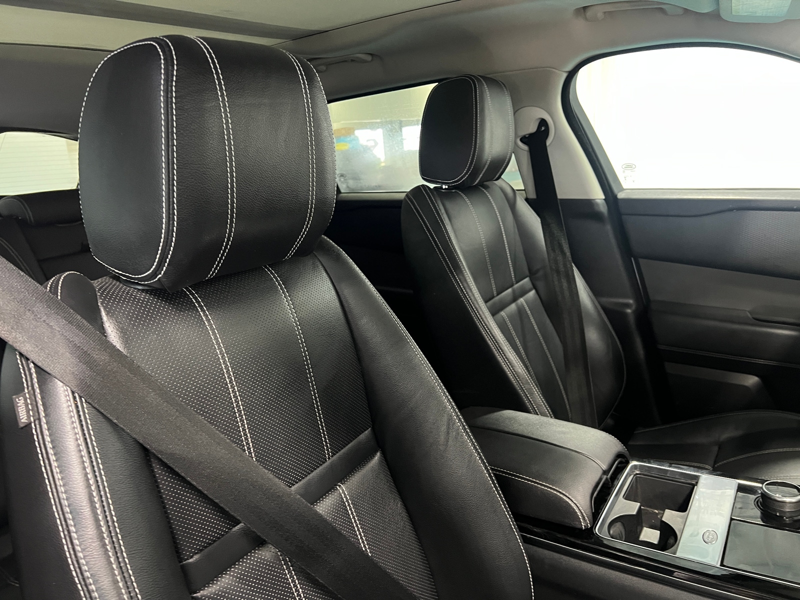 Thumbnail: 2019 Land Rover Range Rover Velar - 2