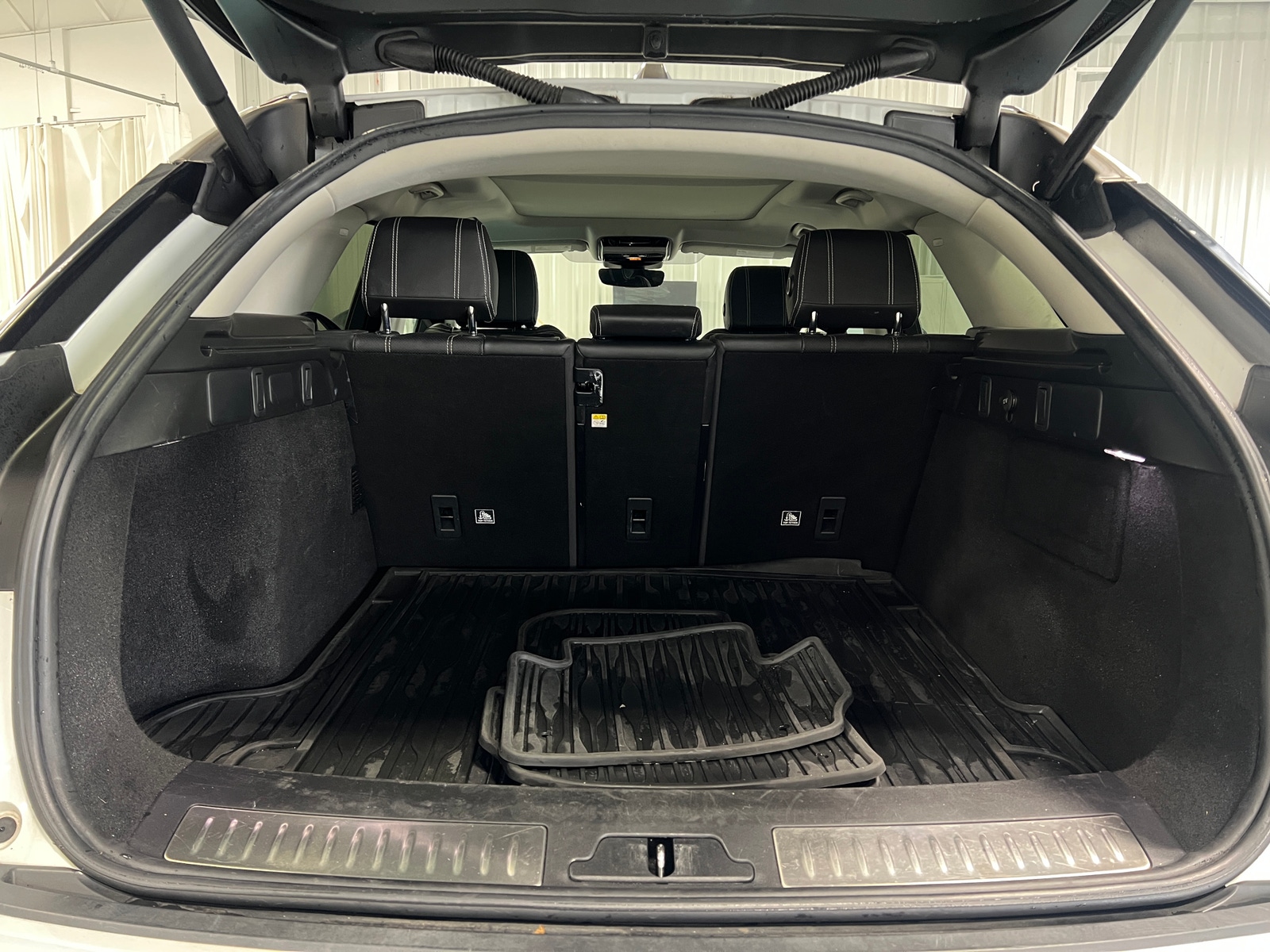 Thumbnail: 2019 Land Rover Range Rover Velar - 7