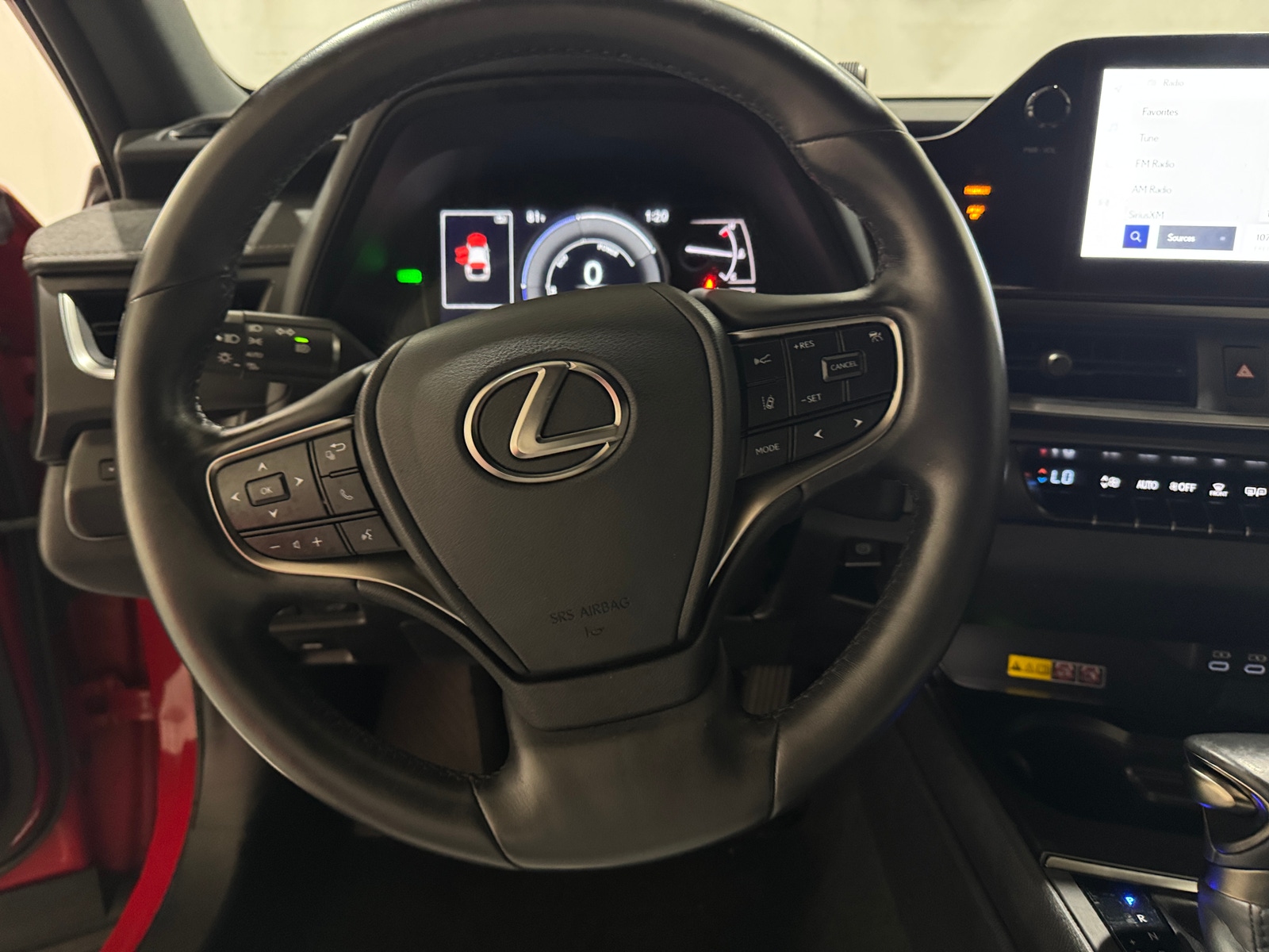 Thumbnail: 2024 Lexus UX - 4