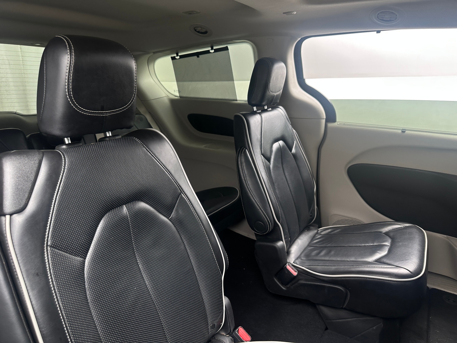Thumbnail: 2023 Chrysler Pacifica - 5