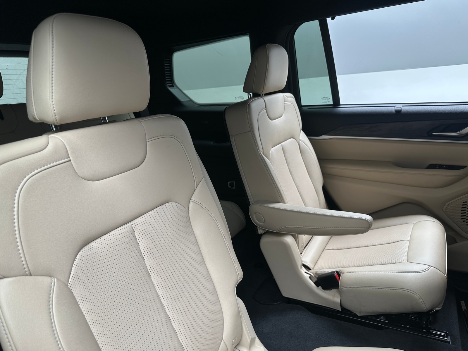 Thumbnail: 2023 Jeep Grand Cherokee L - 5