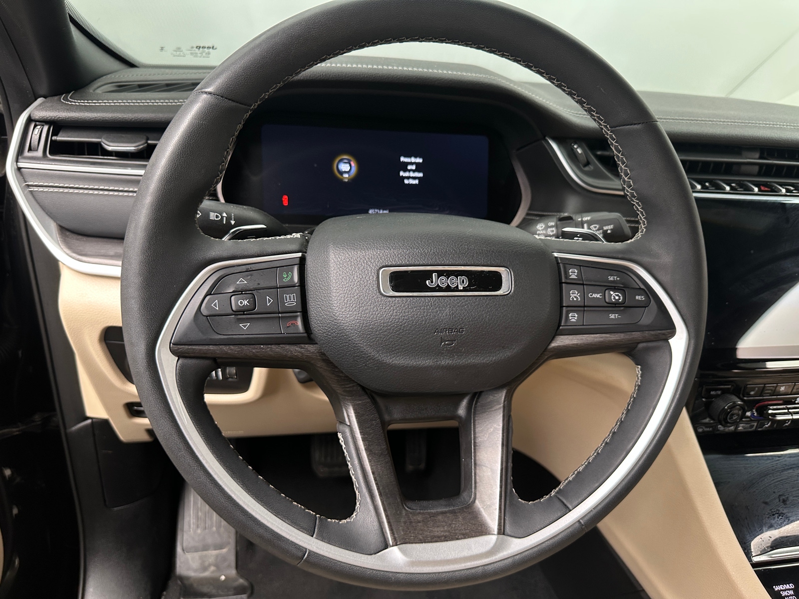 Thumbnail: 2023 Jeep Grand Cherokee L - 4