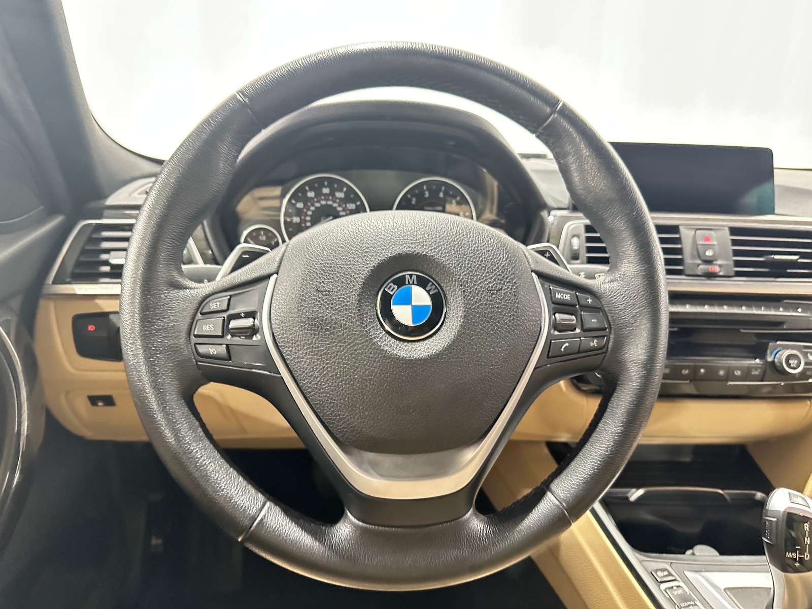 Thumbnail: 2017 BMW 3 Series - 4