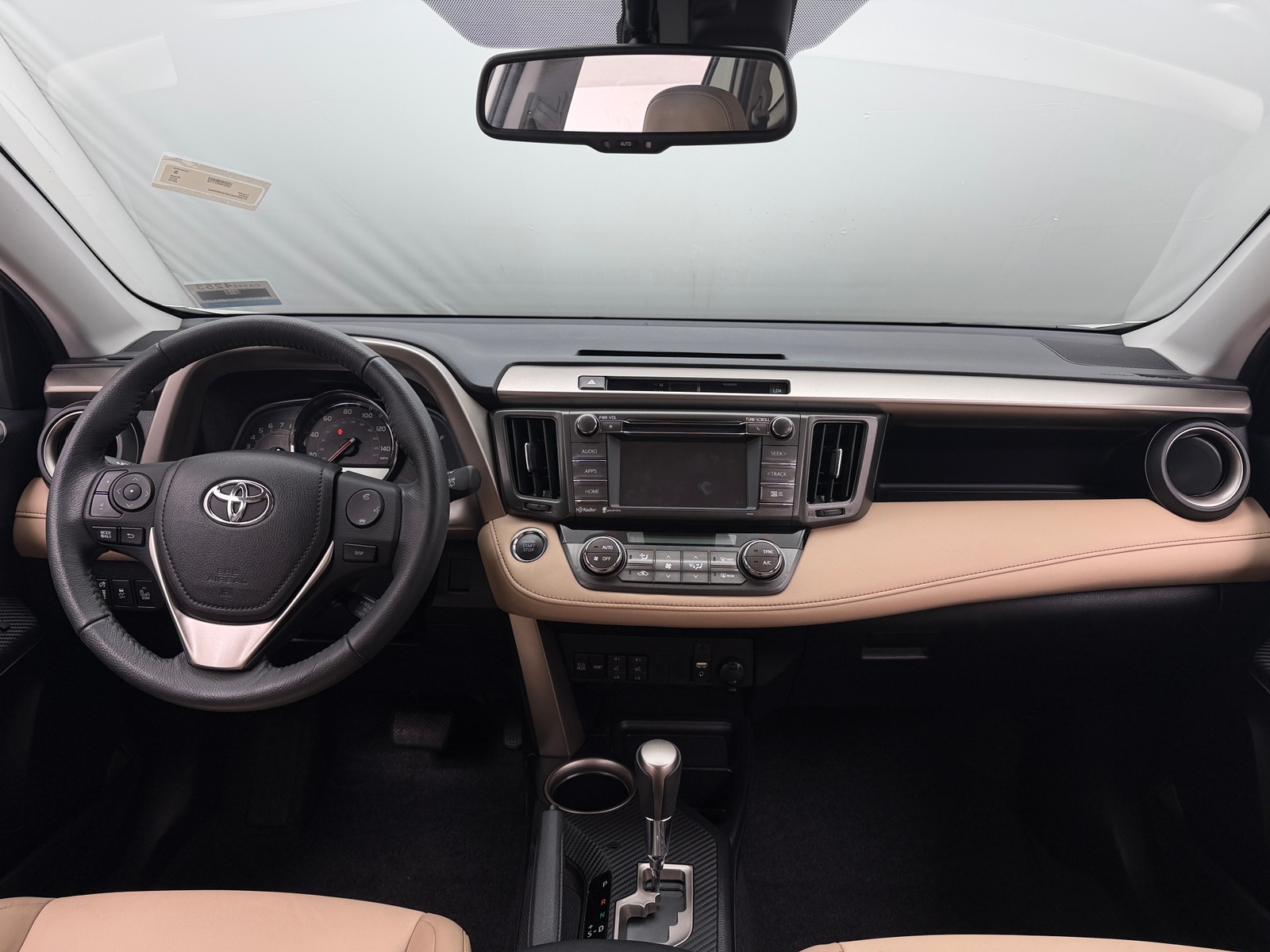 Thumbnail: 2015 Toyota RAV4 - 2