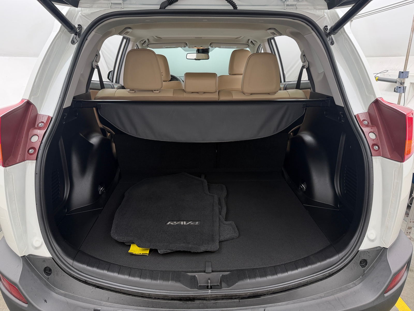 Thumbnail: 2015 Toyota RAV4 - 6