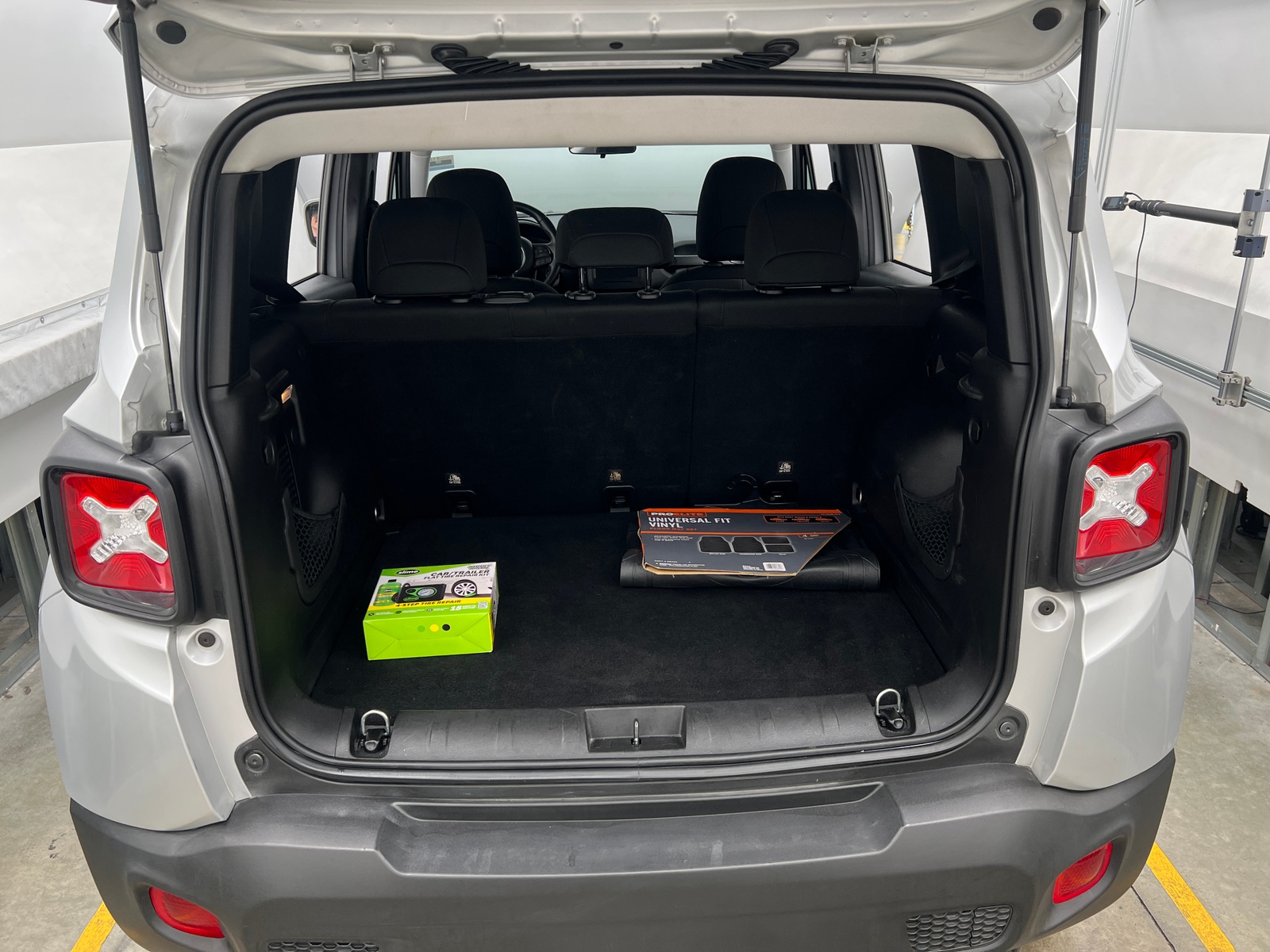 Thumbnail: 2019 Jeep Renegade - 7