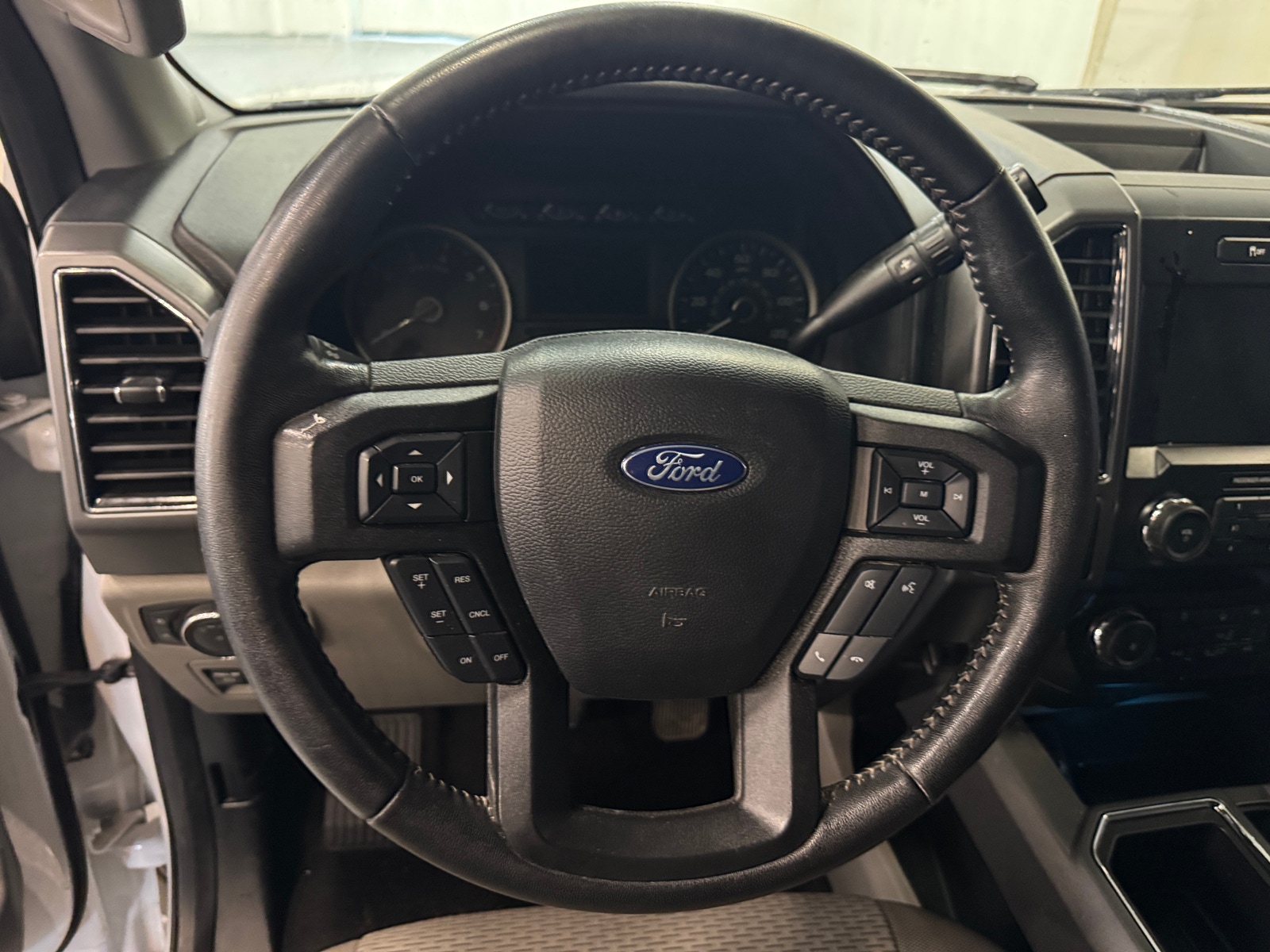 Thumbnail: 2019 Ford Econoline - 5